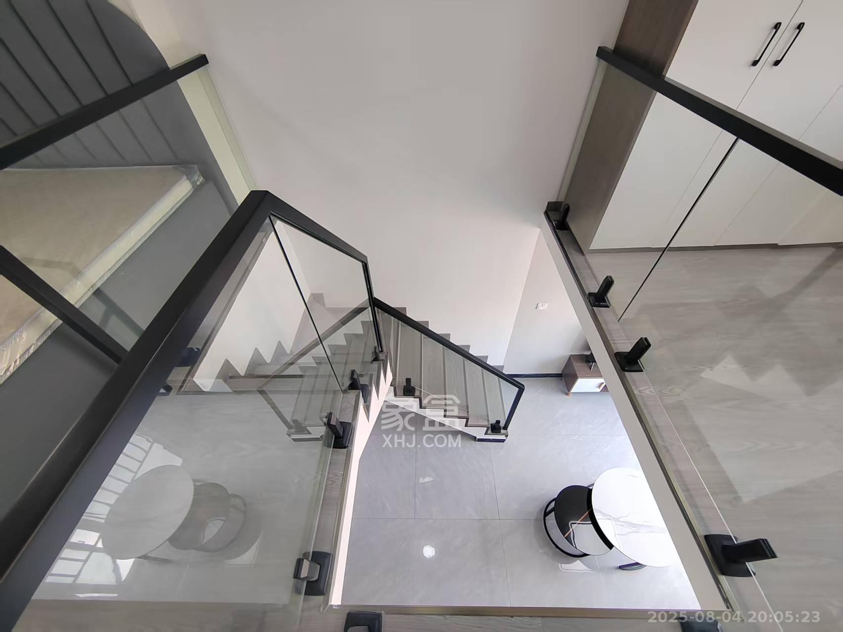 卓越江岸  1室1厅1卫    2500.0元/月室内图