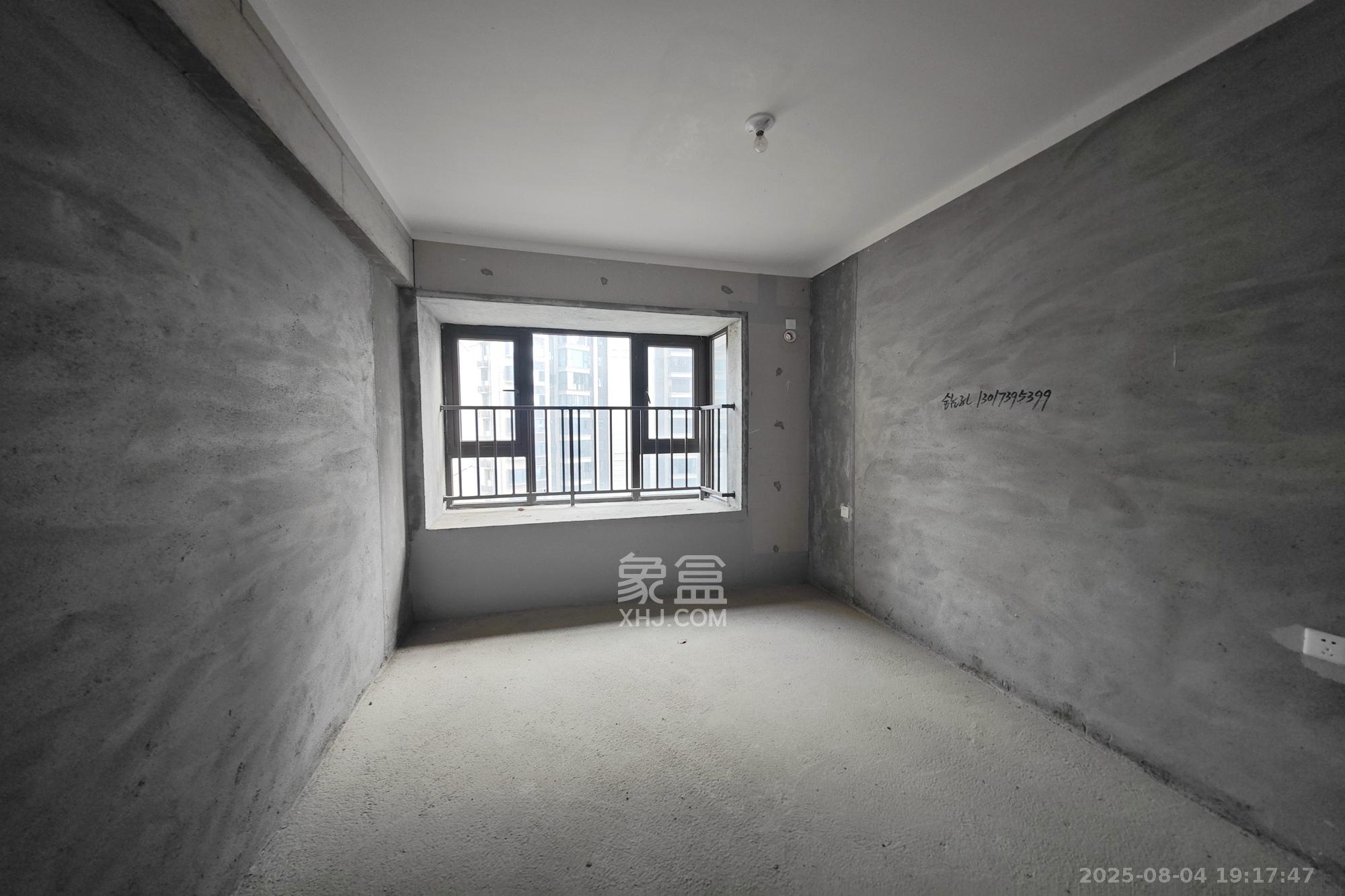 保利大都汇一期、二期 4室2厅2卫 128.8万 保利大都汇一期、二期 4室2厅2卫 128.8万卧室