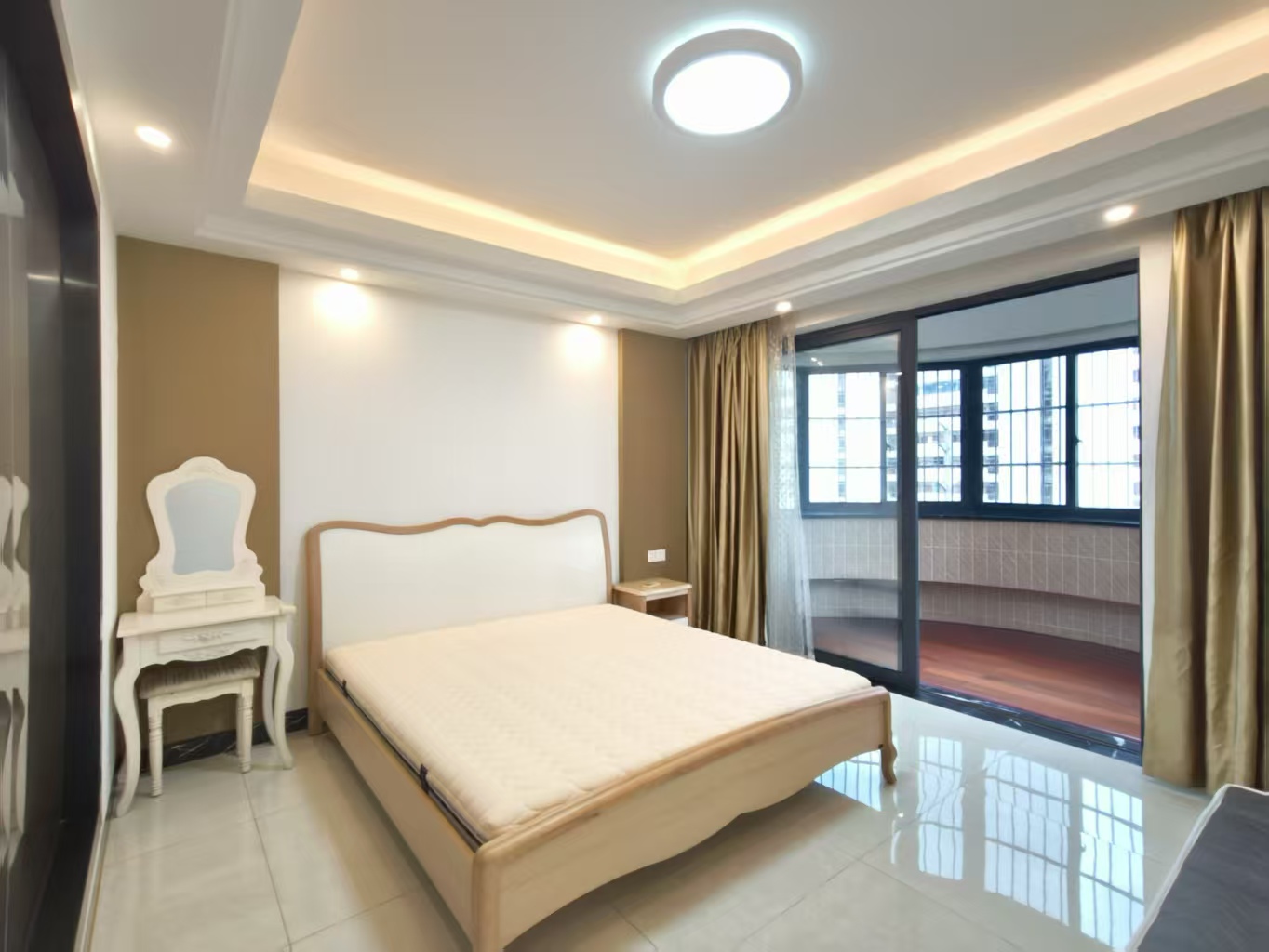 百金城小区 4室2厅2卫 4000.0元/月 百金城小区 4室2厅2卫 4000.0元/月室内图