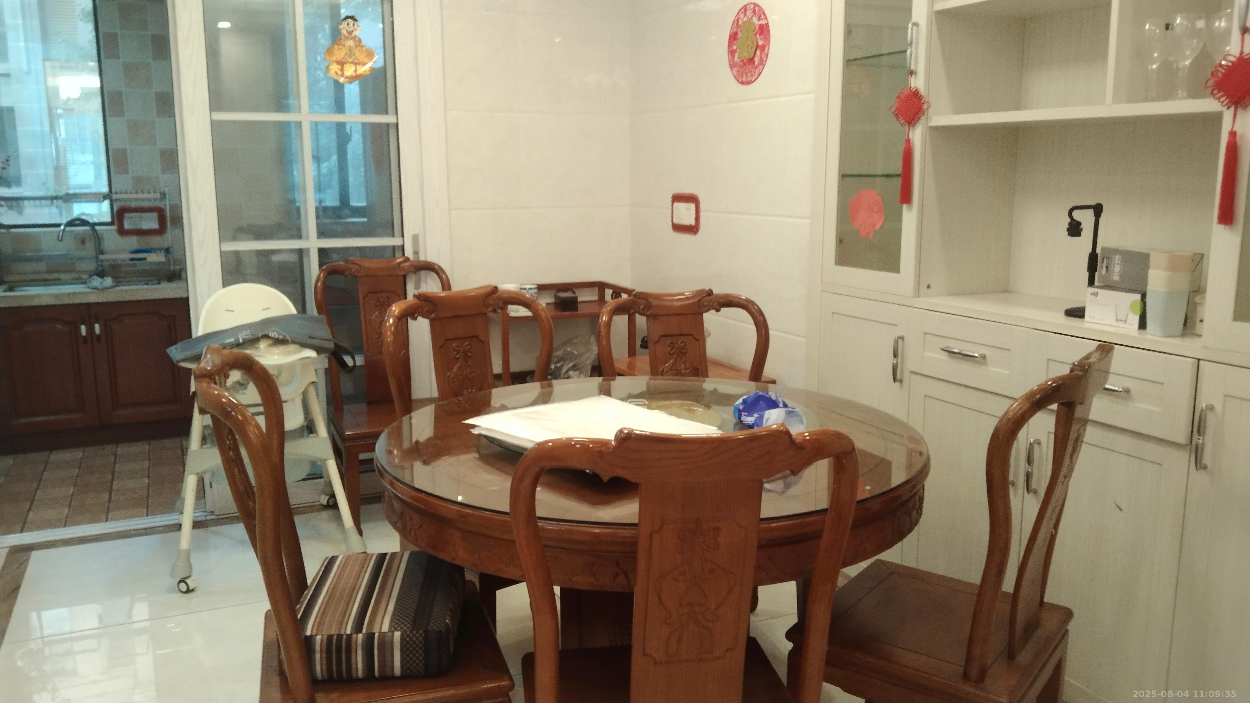 欧莱雅郡 4室2厅2卫 3200.0元/月 欧莱雅郡 4室2厅2卫 3200.0元/月室内图