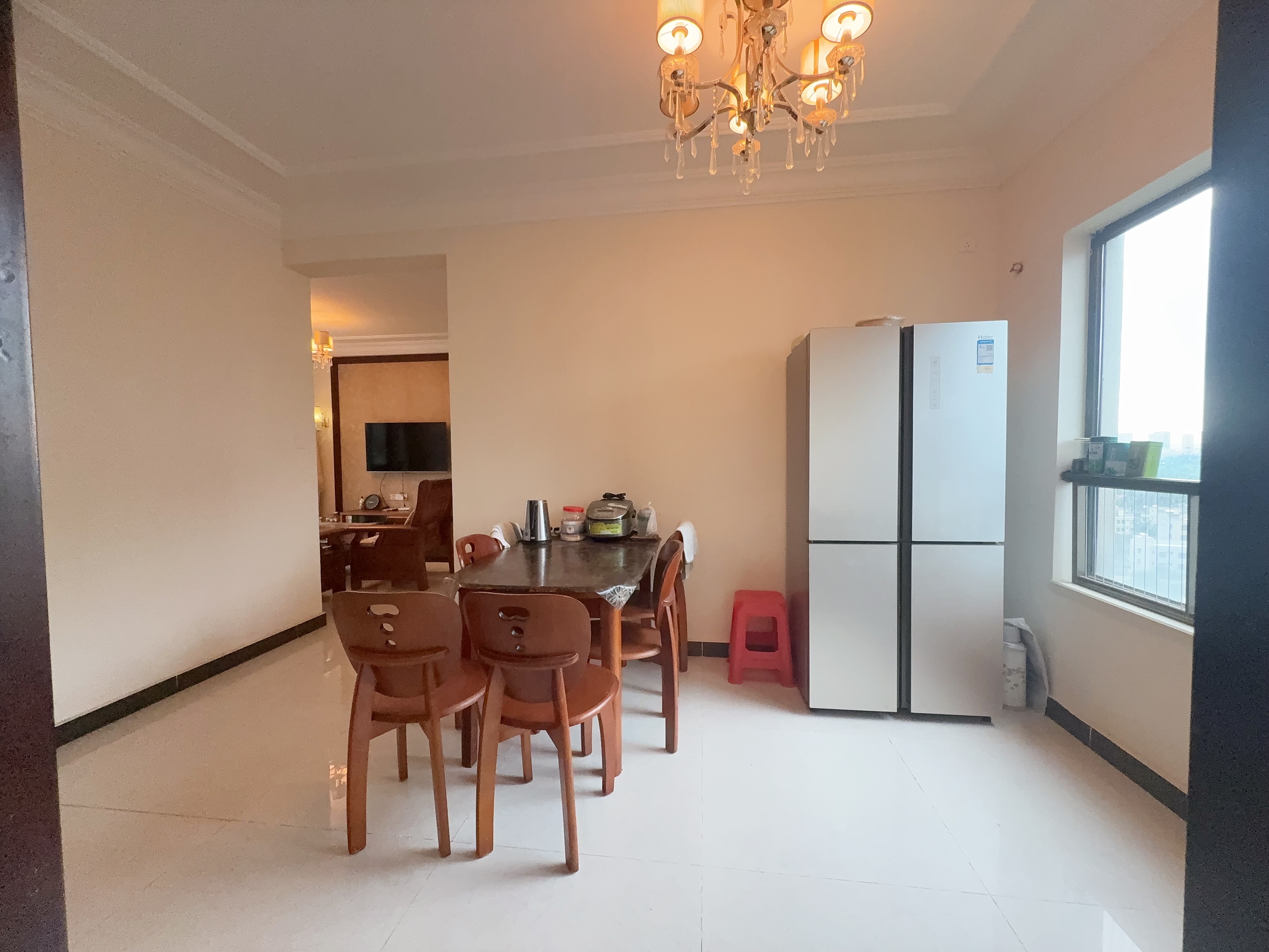 恒大海口文化旅游城 3室2厅1卫 2300.0元/月 恒大海口文化旅游城 3室2厅1卫 2300.0元/月室内图