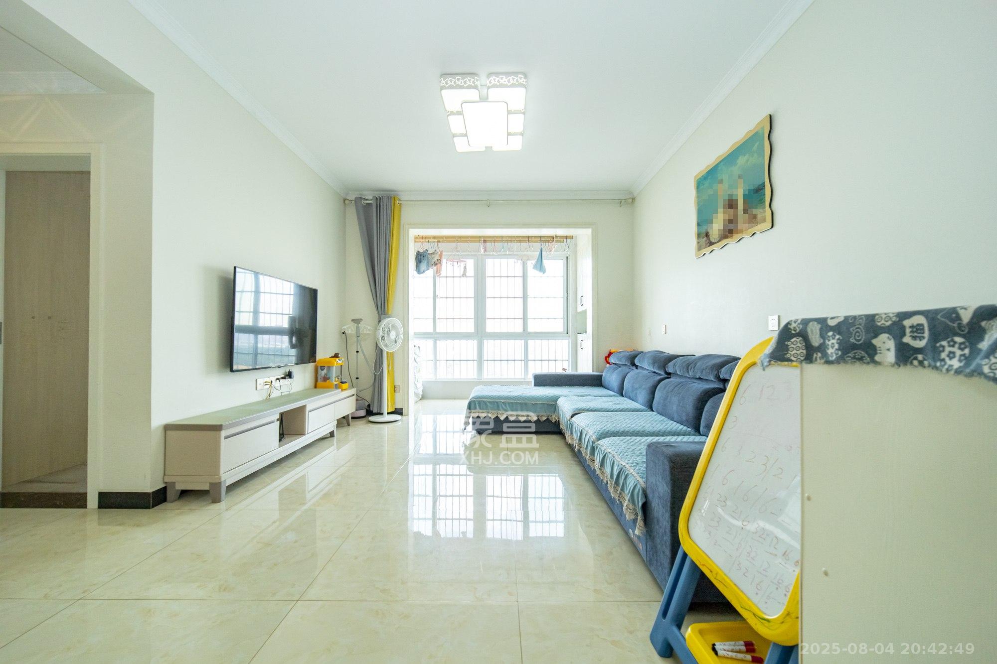 楚天世纪城西苑 3室2厅1卫 69.8万 楚天世纪城西苑 3室2厅1卫 69.8万客厅