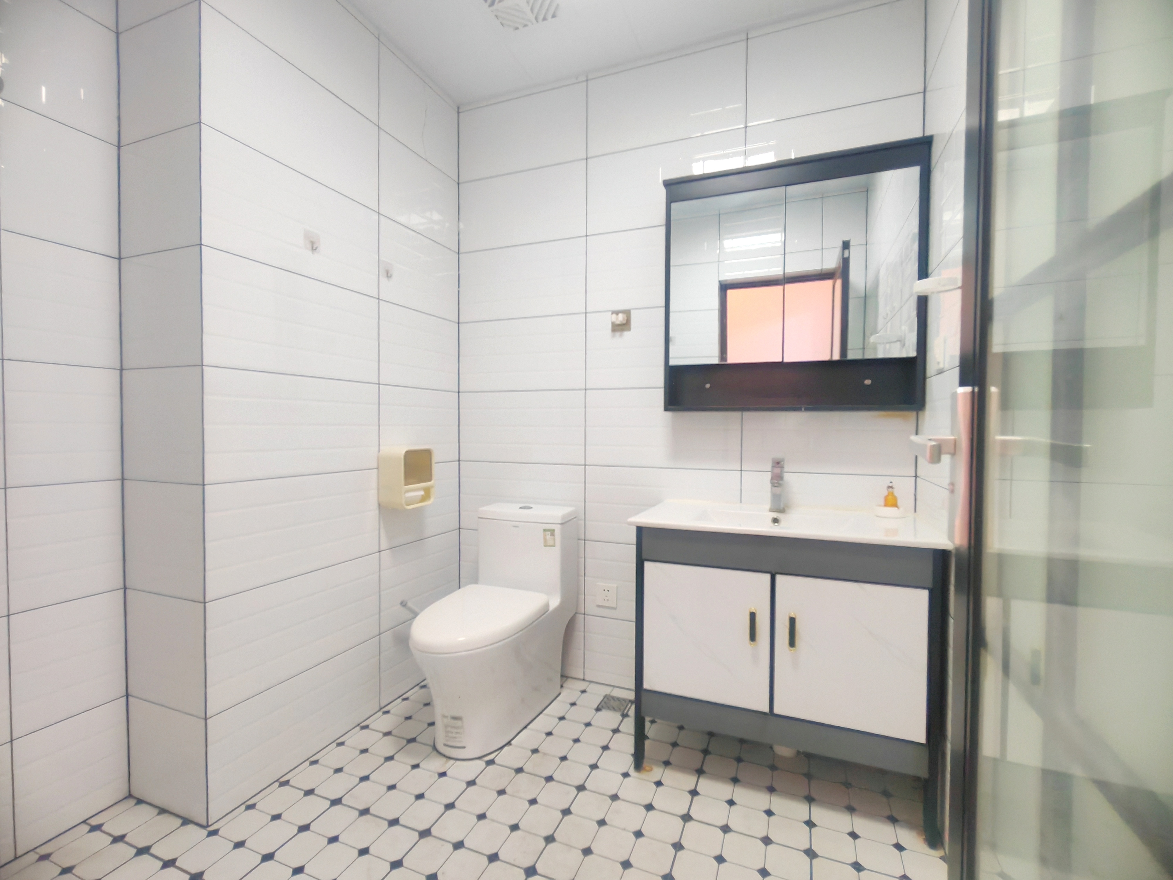 海航豪庭南苑 4室2厅4卫 8000.0元/月 海航豪庭南苑 4室2厅4卫 8000.0元/月室内图