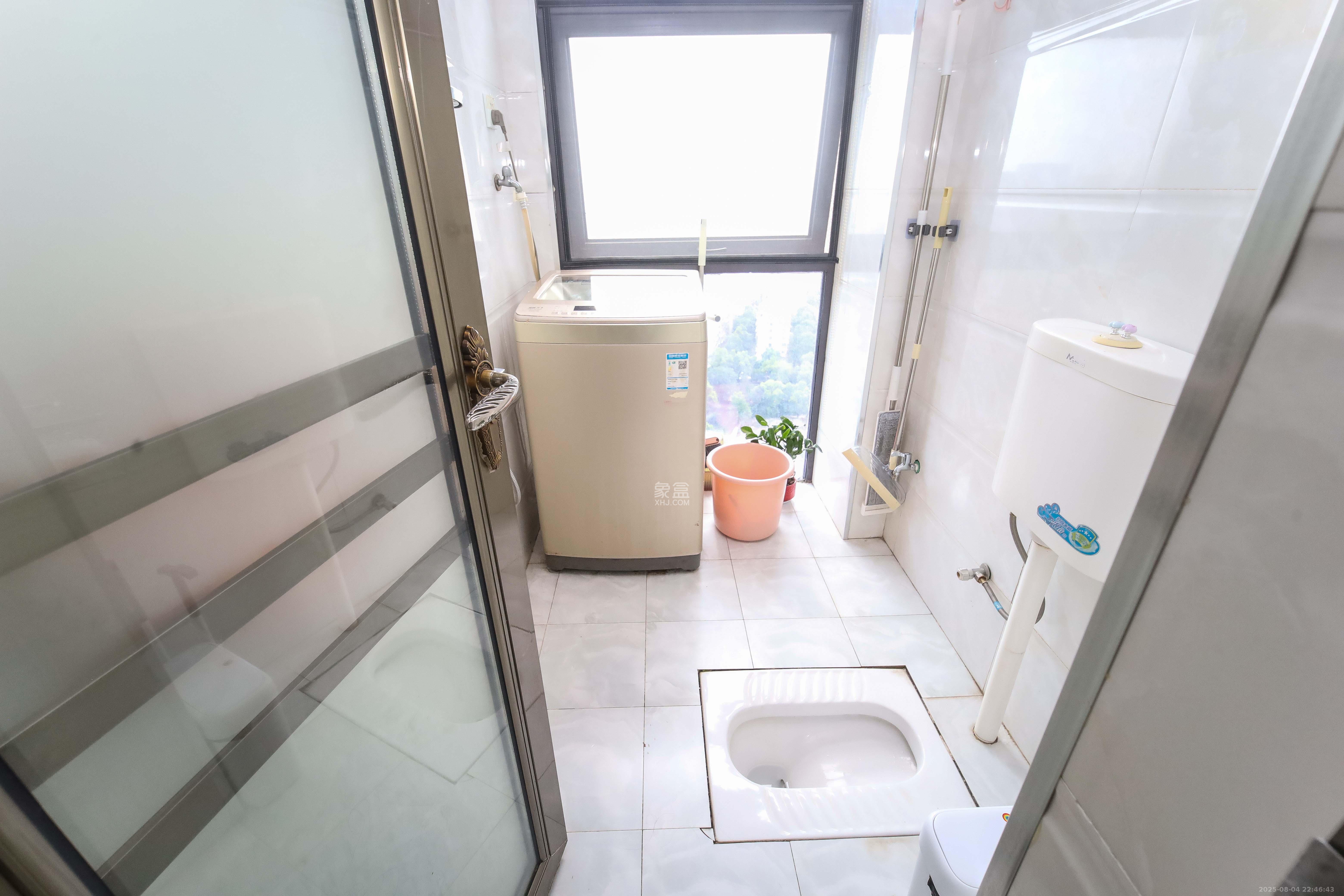 红橡华园(菲莎公馆)  1室1厅1卫    28.0万卫生间