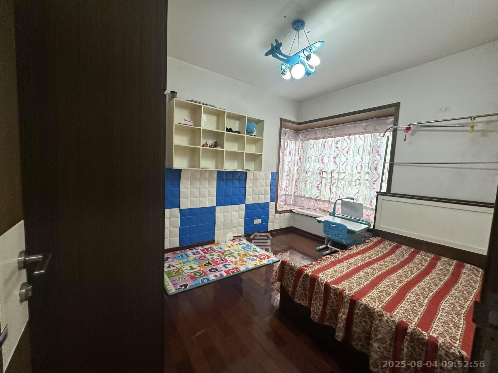 亚华香舍花都 3室2厅2卫 2800.0元/月 亚华香舍花都 3室2厅2卫 2800.0元/月室内图