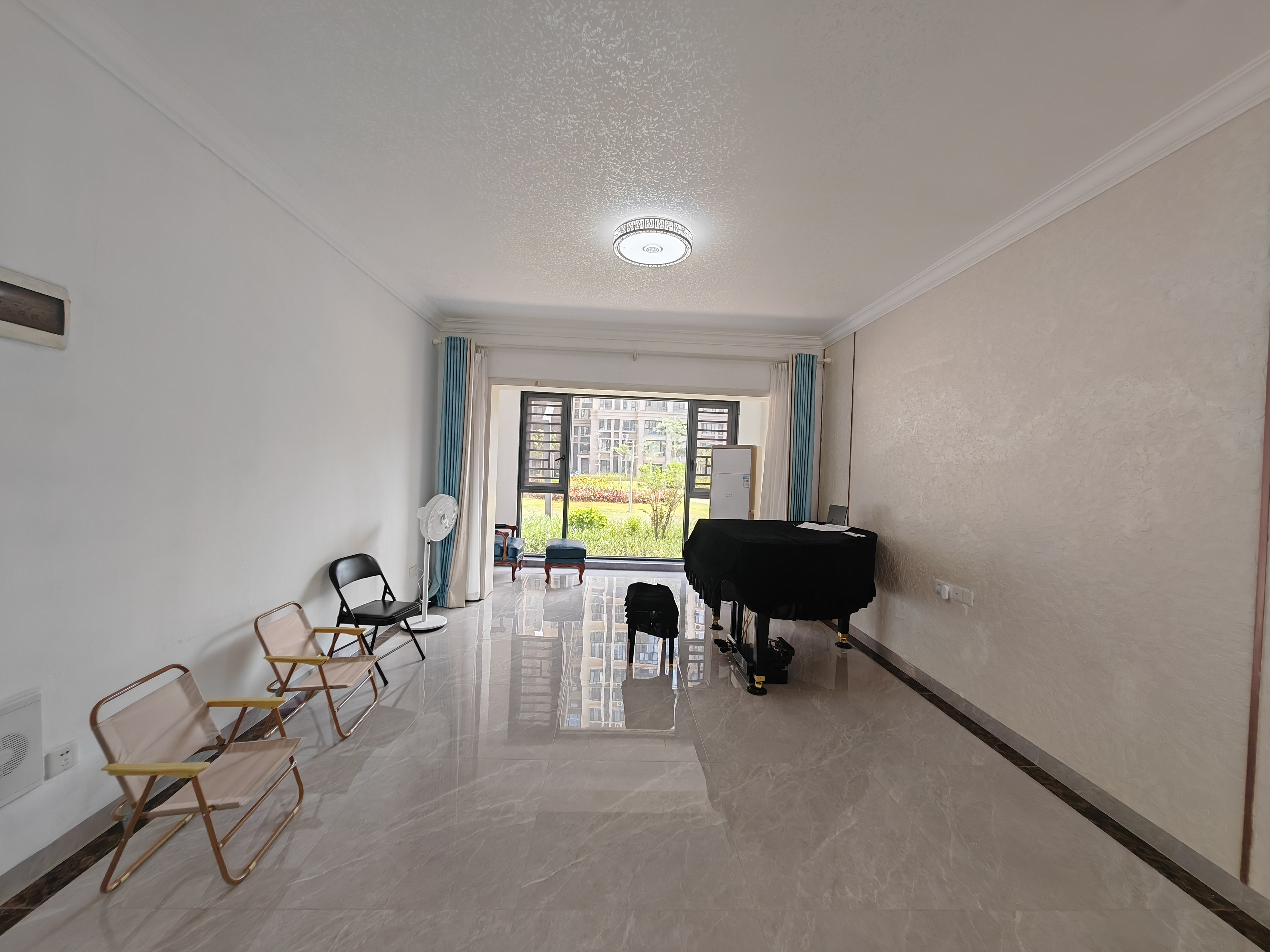 和风家园二期碧海居 4室2厅2卫 2800.0元/月 和风家园二期碧海居 4室2厅2卫 2800.0元/月室内图