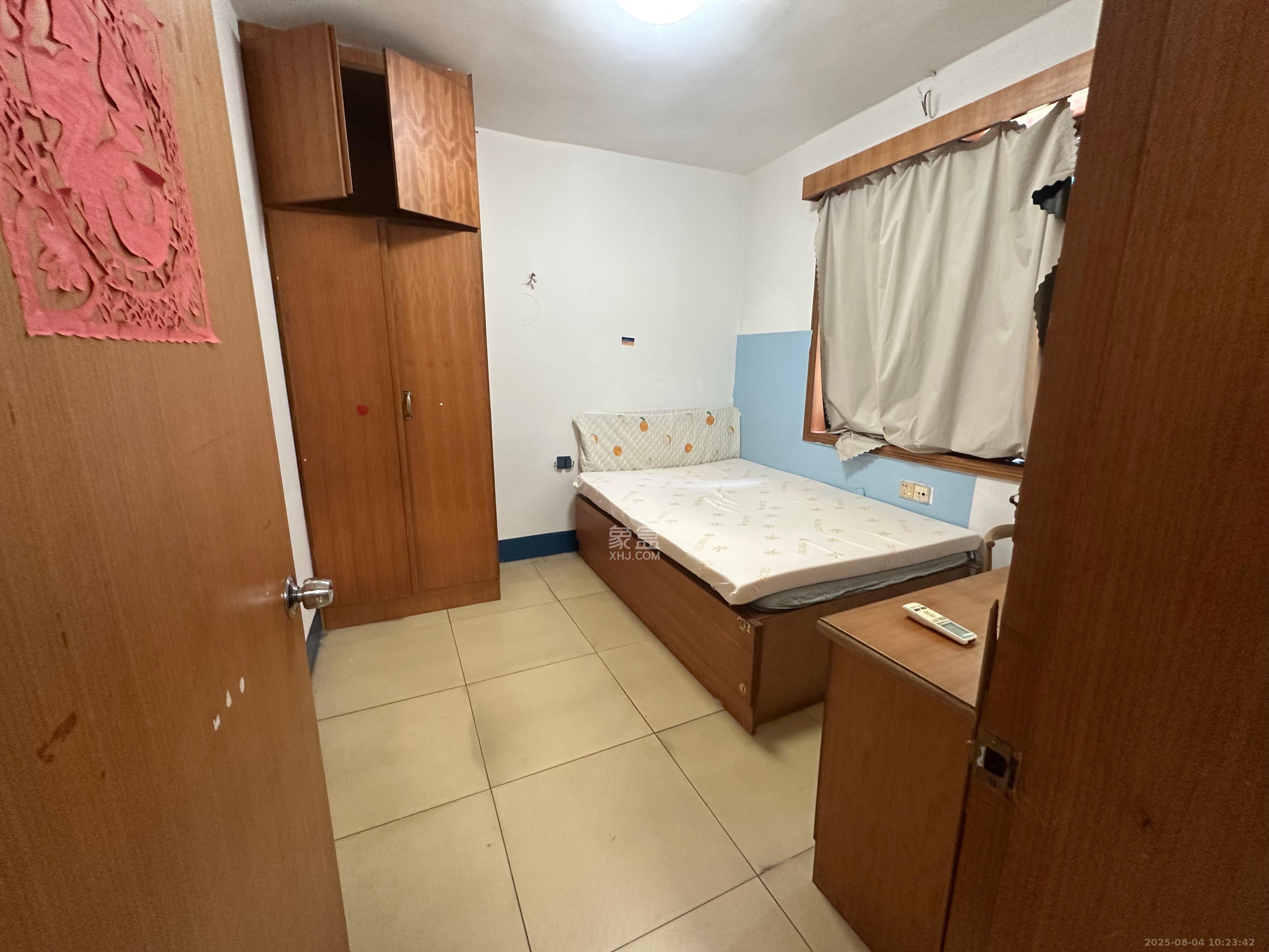 赤岗小区(一二三片) 3室2厅1卫 1800.0元/月 赤岗小区(一二三片) 3室2厅1卫 1800.0元/月室内图