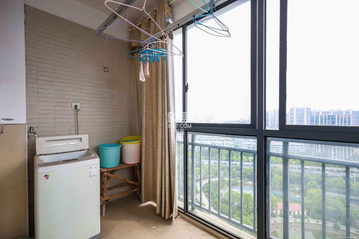 莱茵城 3室2厅1卫 1800.0元/月 莱茵城 3室2厅1卫 1800.0元/月室内图