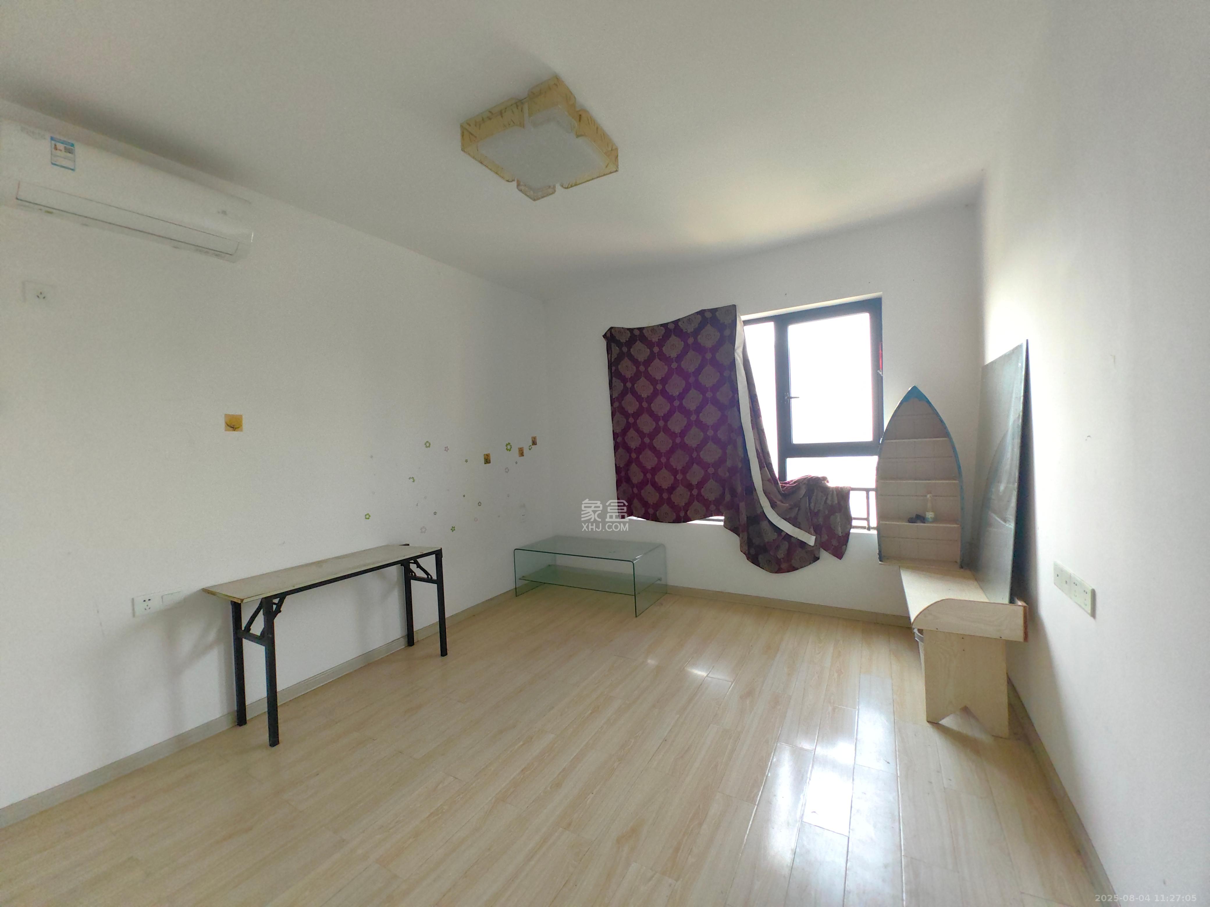 三一街区 3室2厅1卫 1500.0元/月 三一街区 3室2厅1卫 1500.0元/月室内图