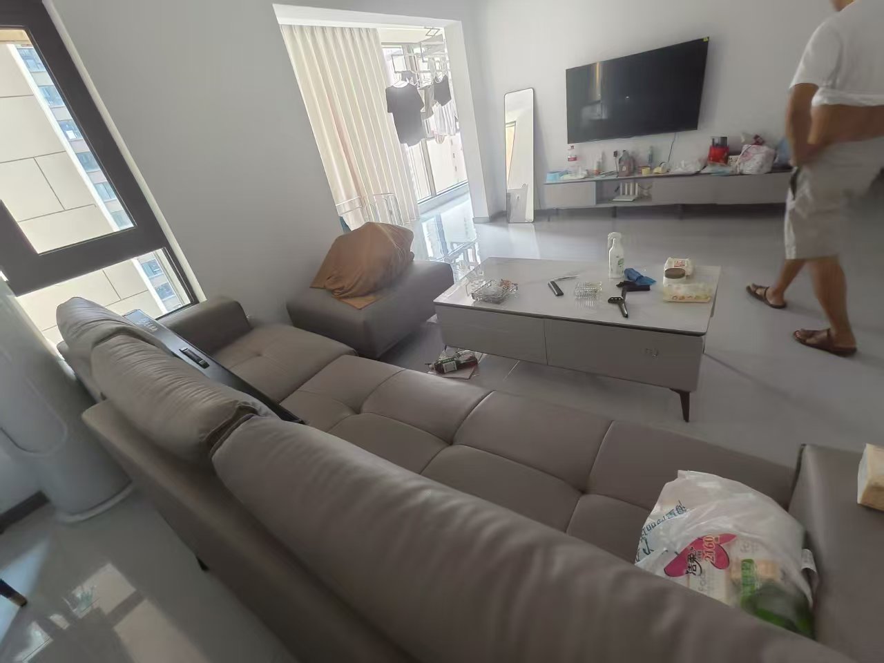 金科集美东方  3室2厅2卫   1800.00元/月