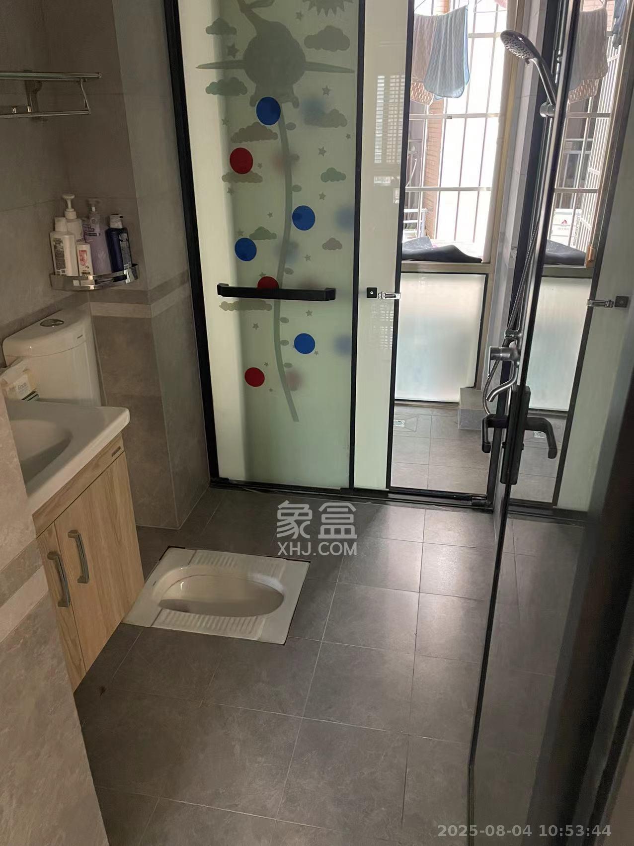 家和院  4室1厅2卫    2600.0元/月 家和院  4室1厅2卫    2600.0元/月室内图