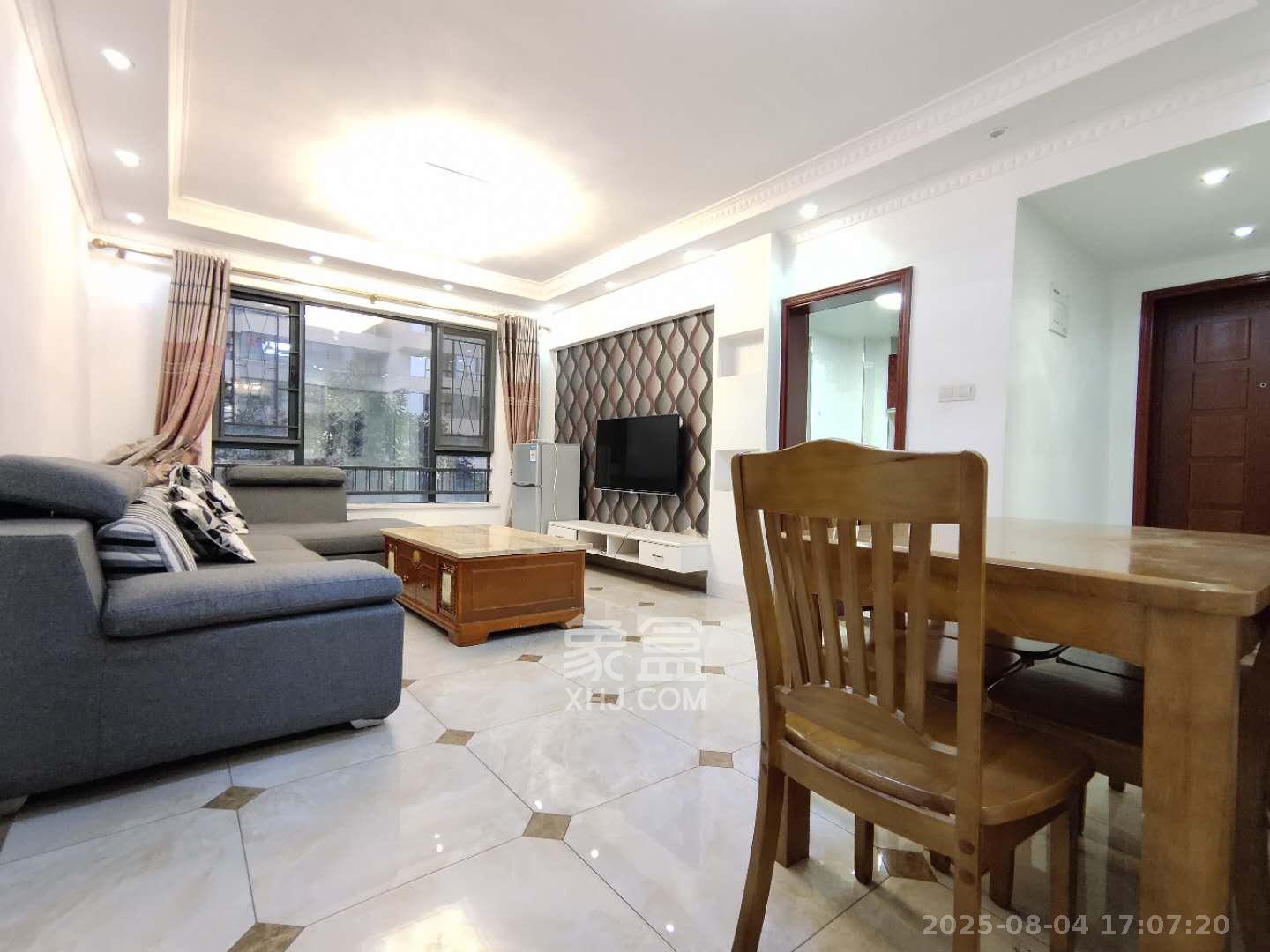 长房时代城  3室2厅1卫    2400.0元/月室内图