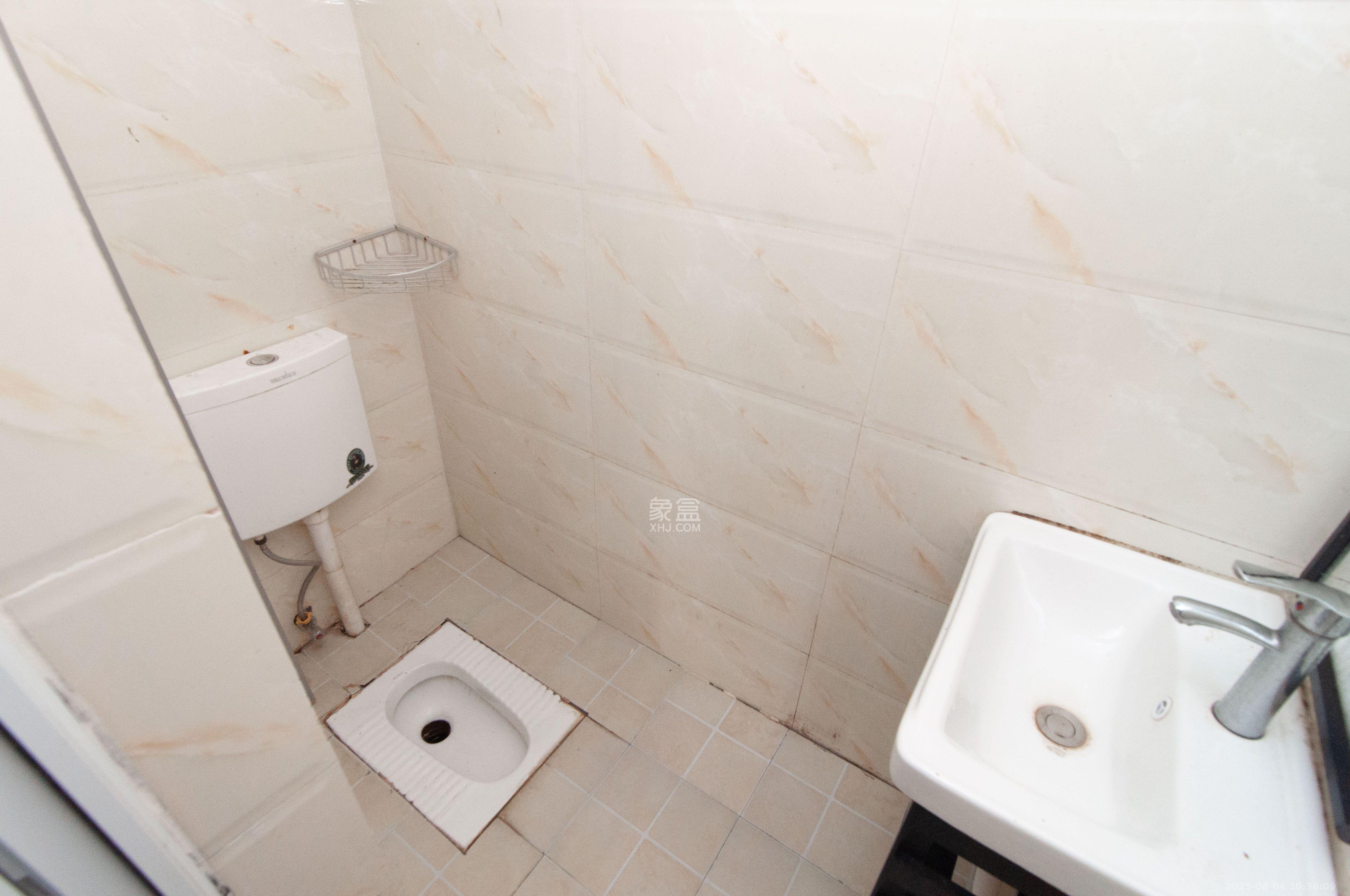 麓阳和景雅苑 3室2厅2卫 3100.0元/月 麓阳和景雅苑 3室2厅2卫 3100.0元/月室内图