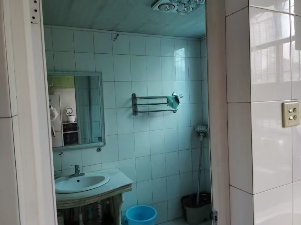 煤气公司家属楼 3室2厅1卫 1150.0元/月 煤气公司家属楼 3室2厅1卫 1150.0元/月户型图