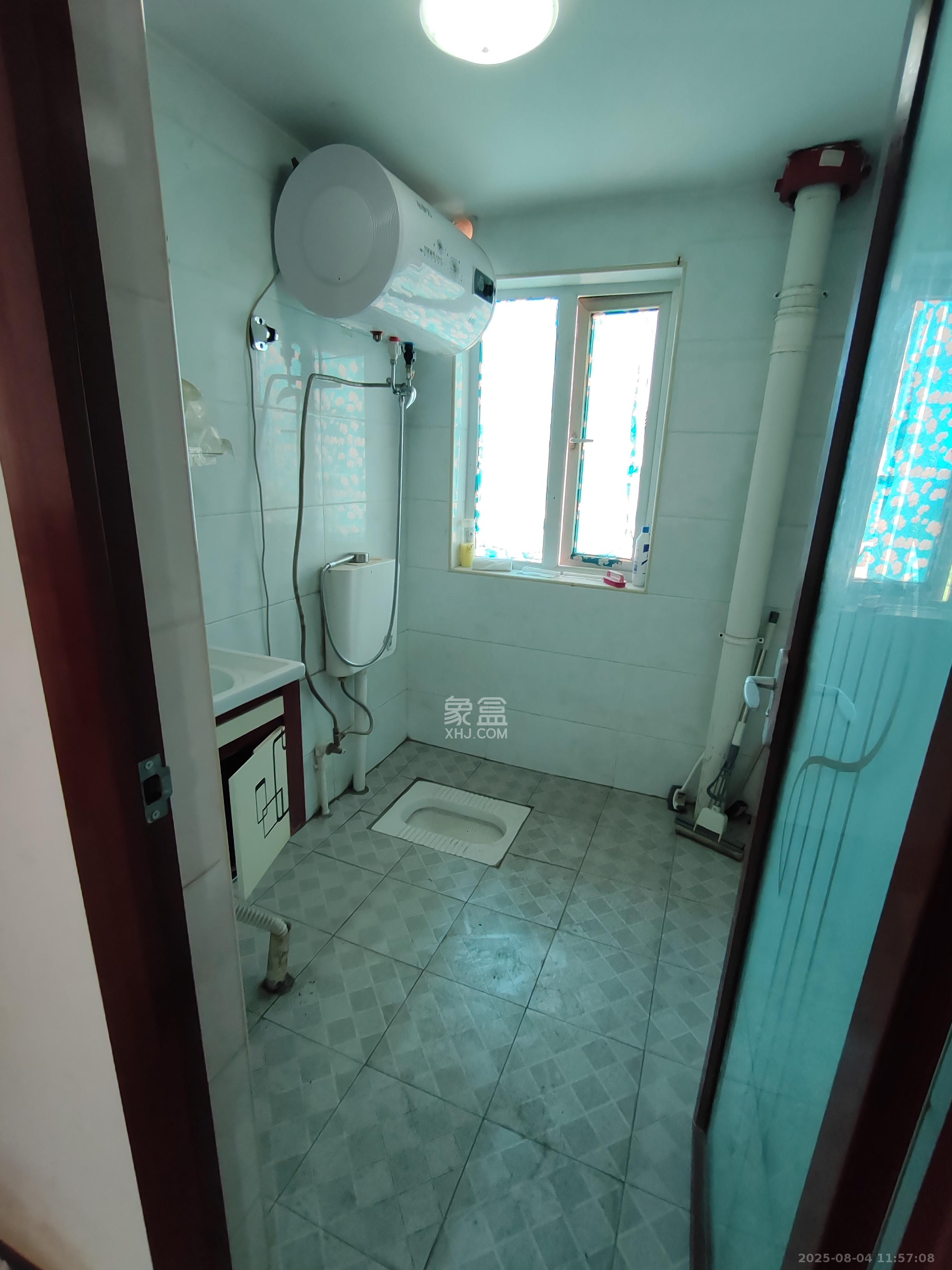 丽发新城 2室2厅1卫 1100.0元/月 丽发新城 2室2厅1卫 1100.0元/月室内图