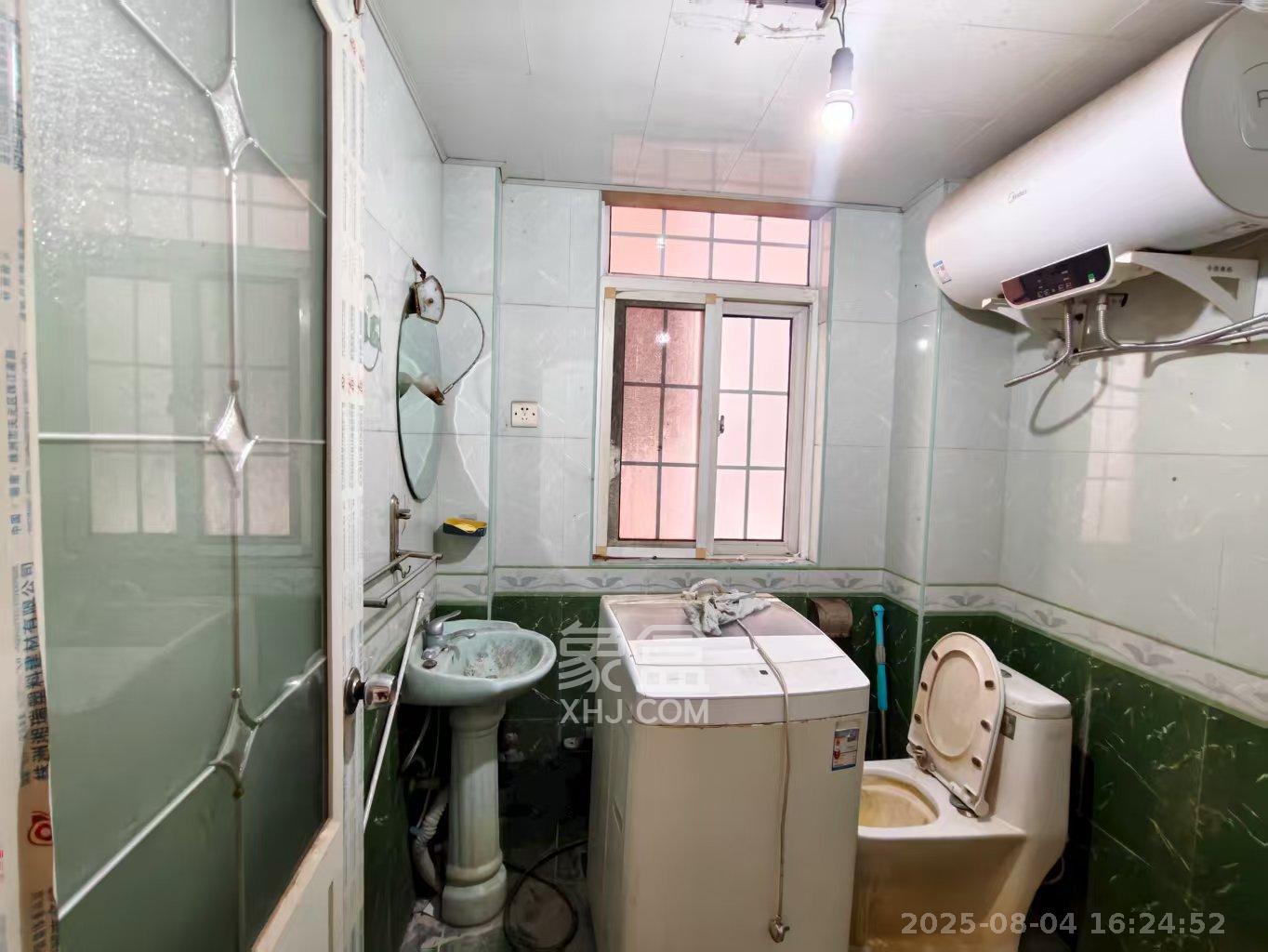 嘉盛逸林园(新合村综合楼) 3室2厅2卫 2000.0元/月 嘉盛逸林园(新合村综合楼) 3室2厅2卫 2000.0元/月室内图