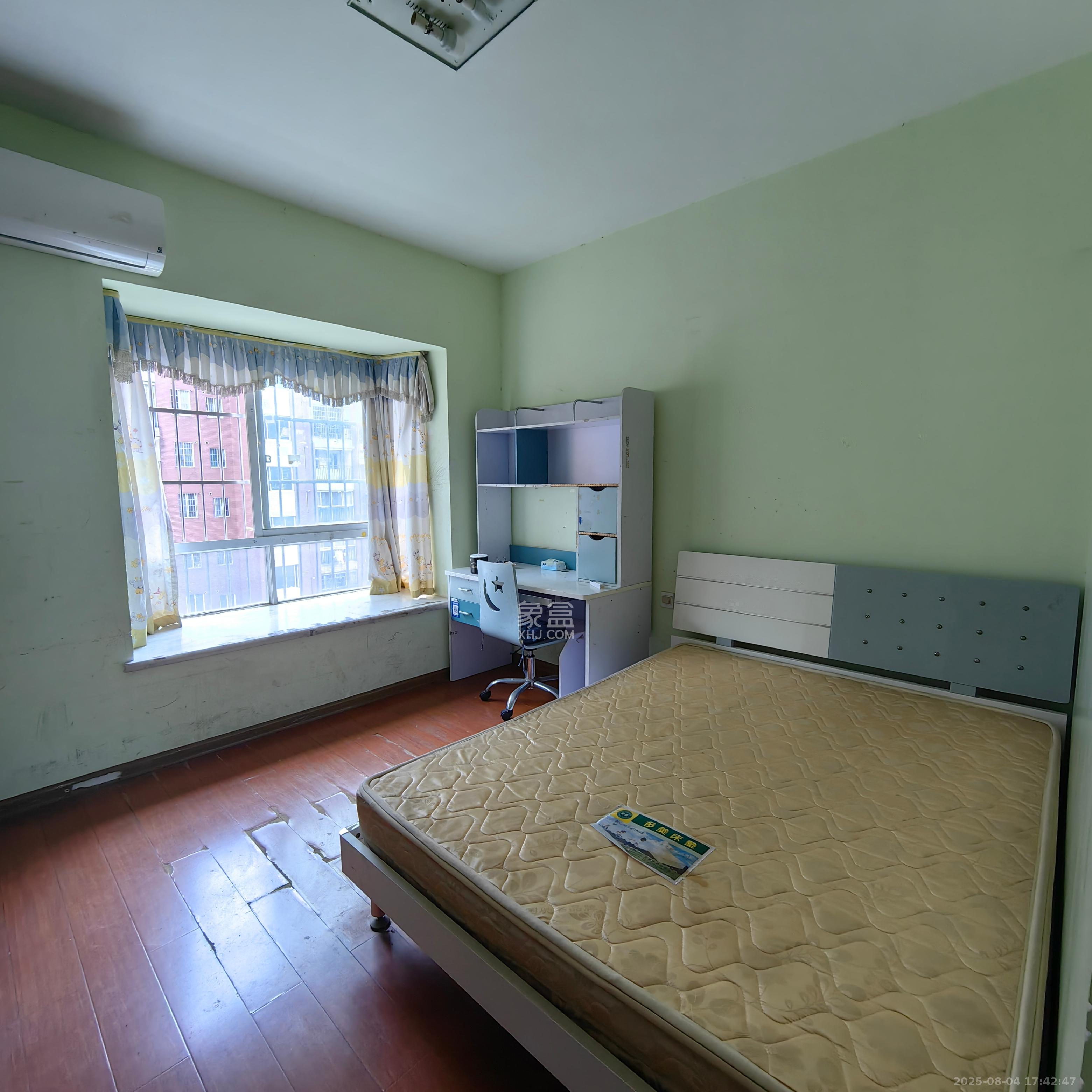 星城雅郡  3室2厅2卫    1390.0元/月 星城雅郡  3室2厅2卫    1390.0元/月室内图