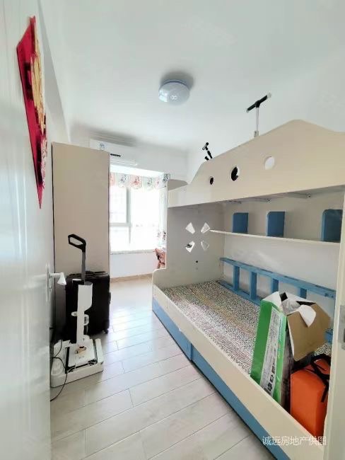 三林怡和园  3室2厅2卫    186.0万 三林怡和园  3室2厅2卫    186.0万客厅