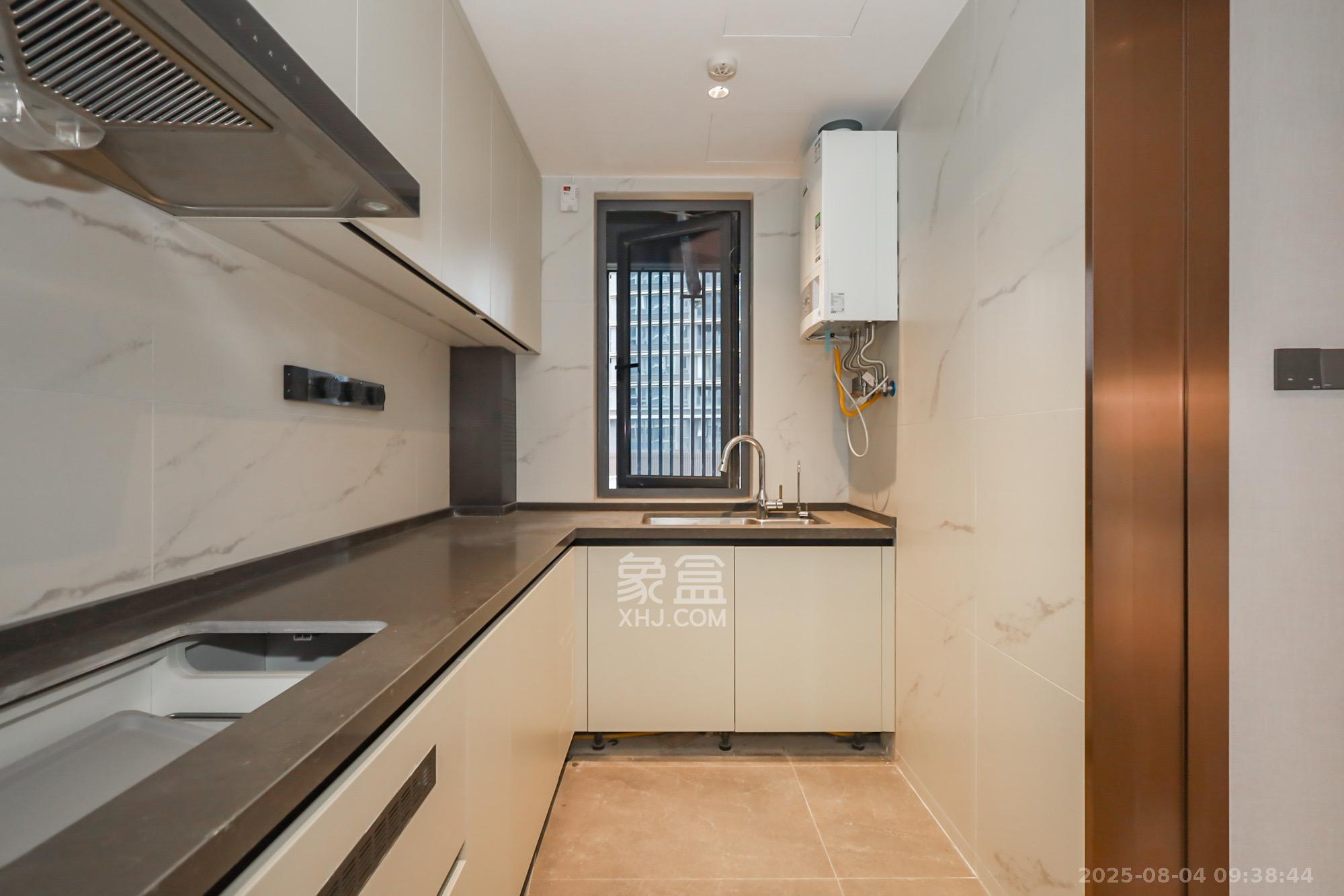 长沙悦府(华润万象城) 3室2厅3卫 8800.0元/月 长沙悦府(华润万象城) 3室2厅3卫 8800.0元/月室内图