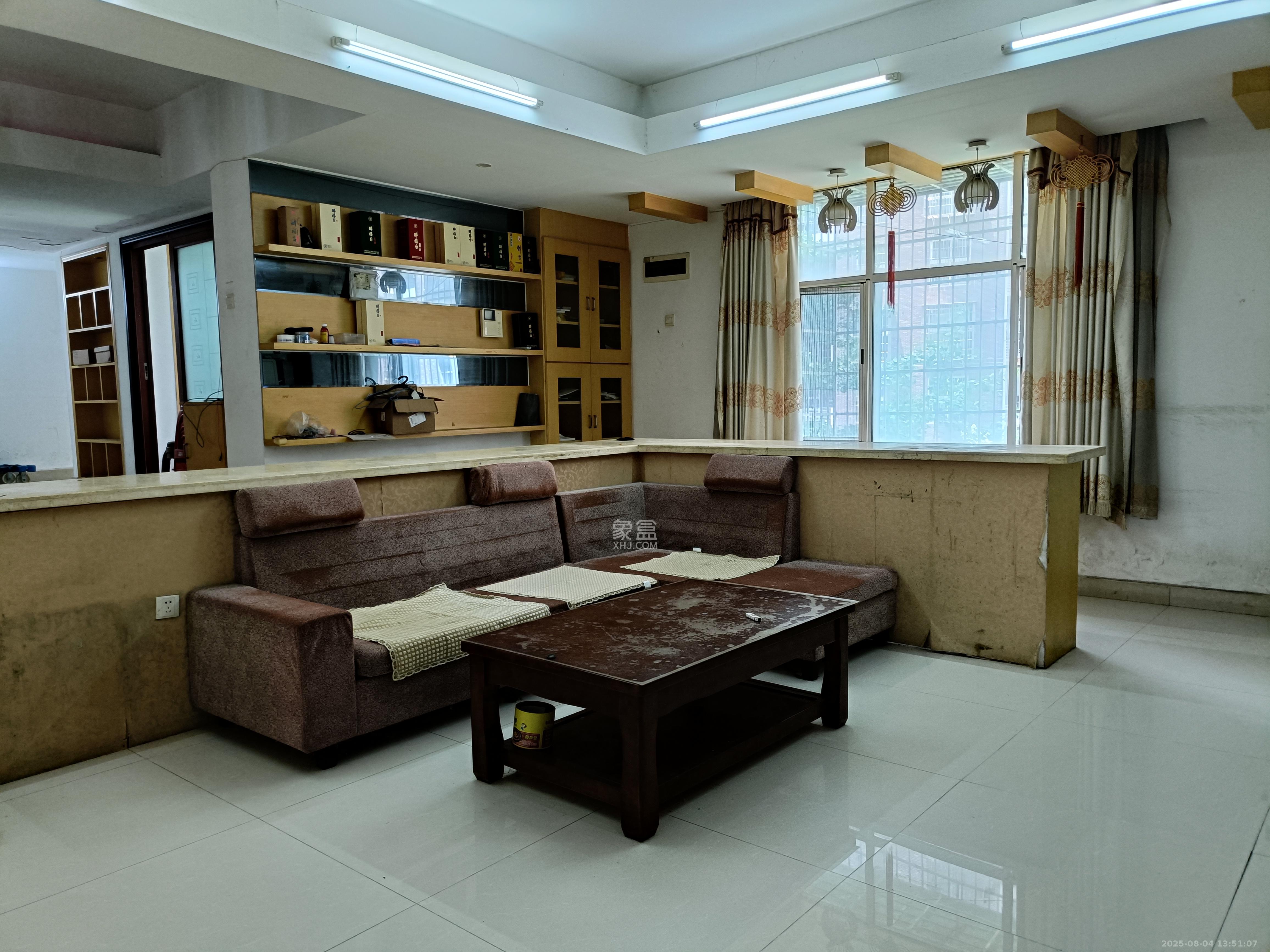 森林公园壹号(森林雅苑)  3室1厅1卫    2000.0元/月 森林公园壹号(森林雅苑)  3室1厅1卫    2000.0元/月室内图