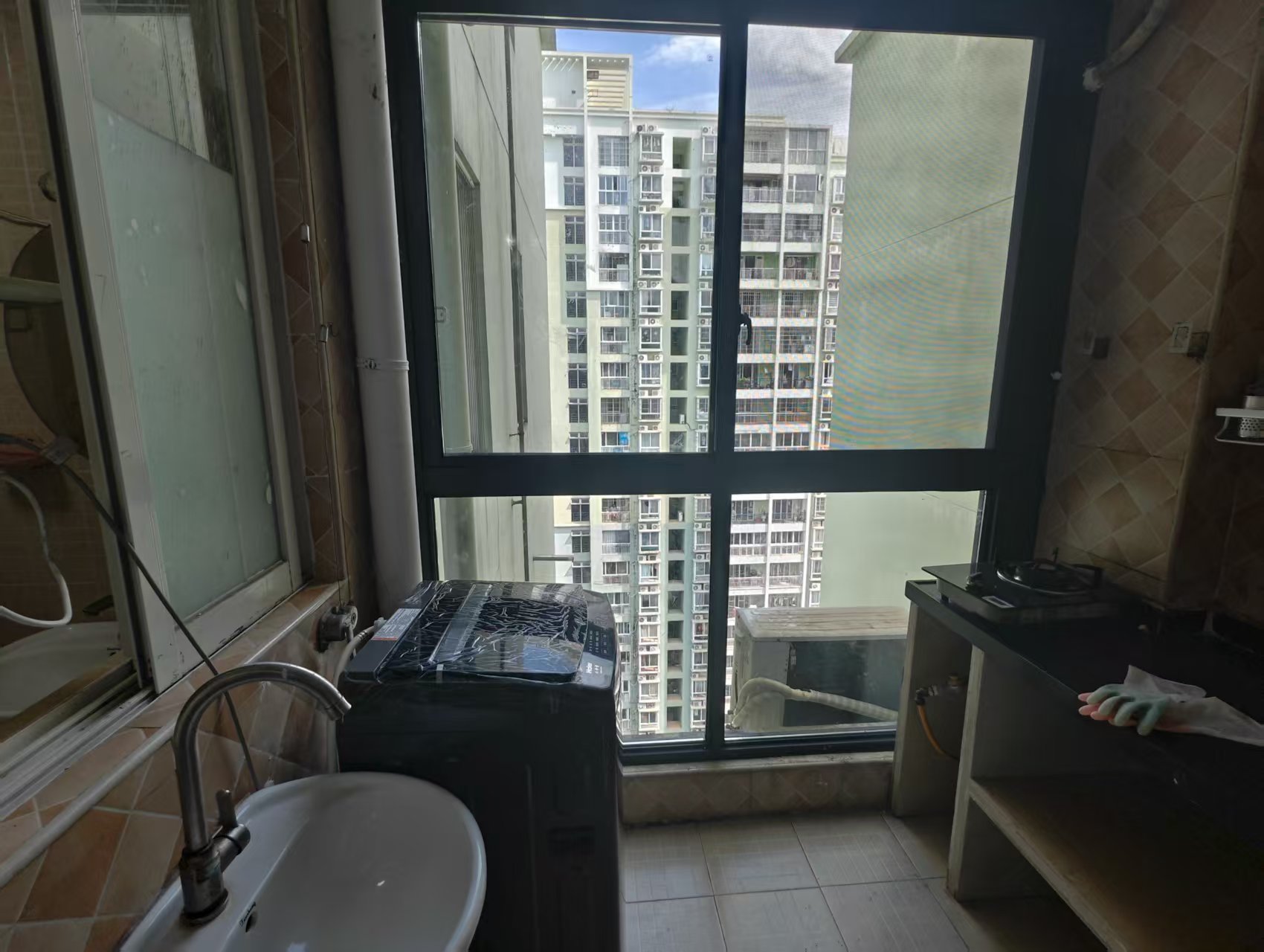 蔚兰天成 1室1厅1卫 1300.0元/月 蔚兰天成 1室1厅1卫 1300.0元/月室内图