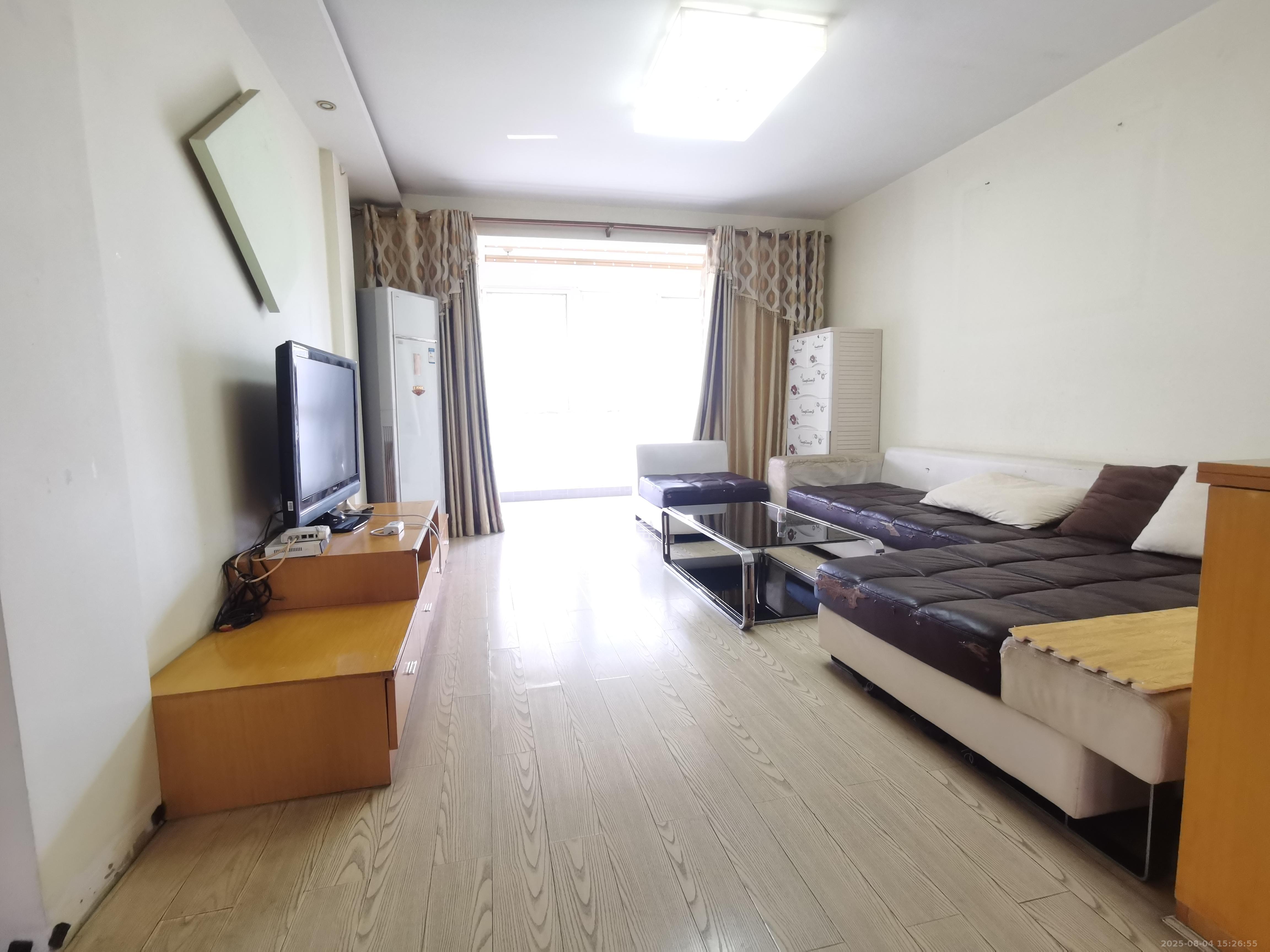 枫林美景  3室2厅2卫   2600.00元/月