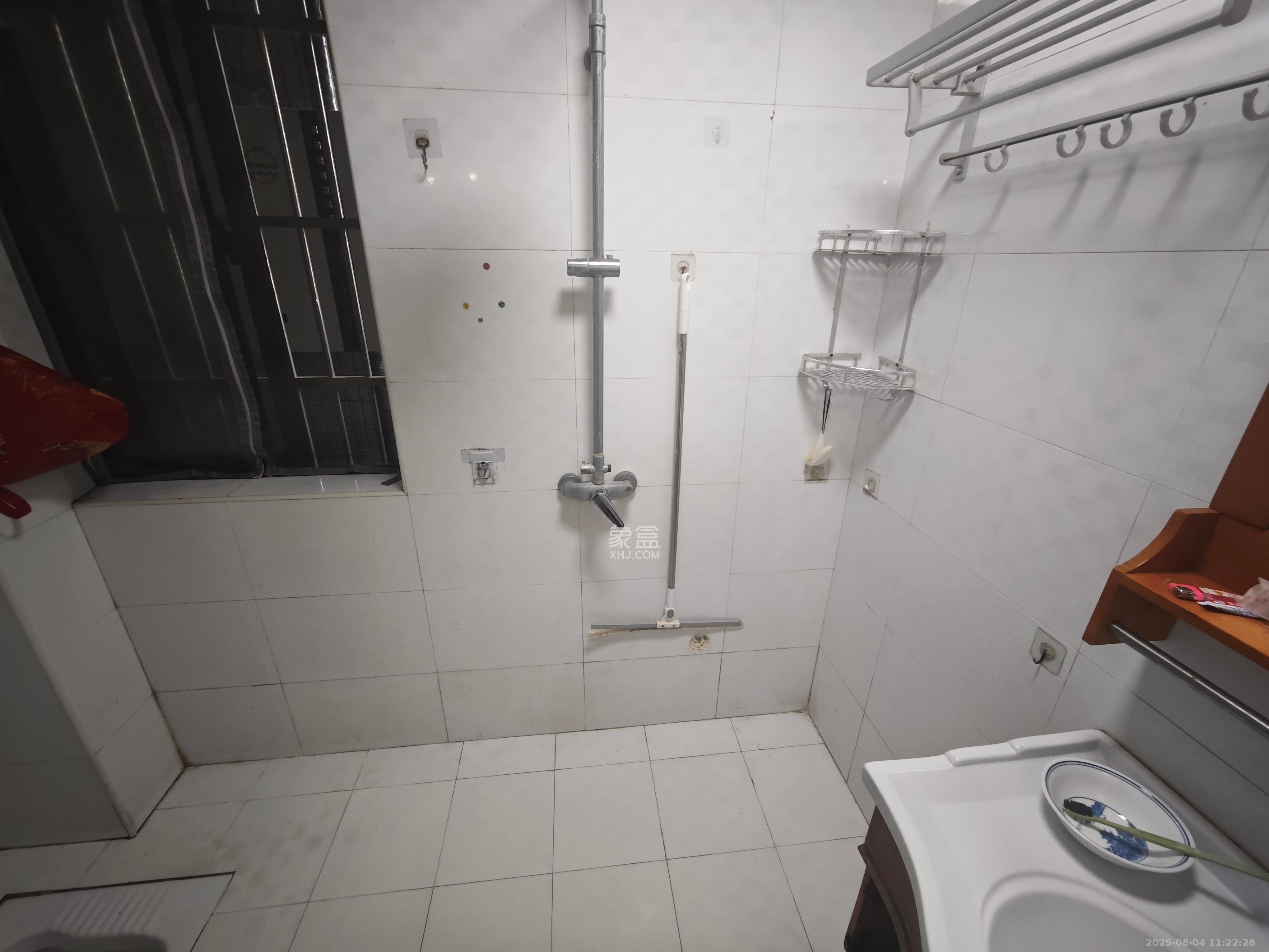 长大彩虹都  4室2厅2卫    2600.0元/月室内图