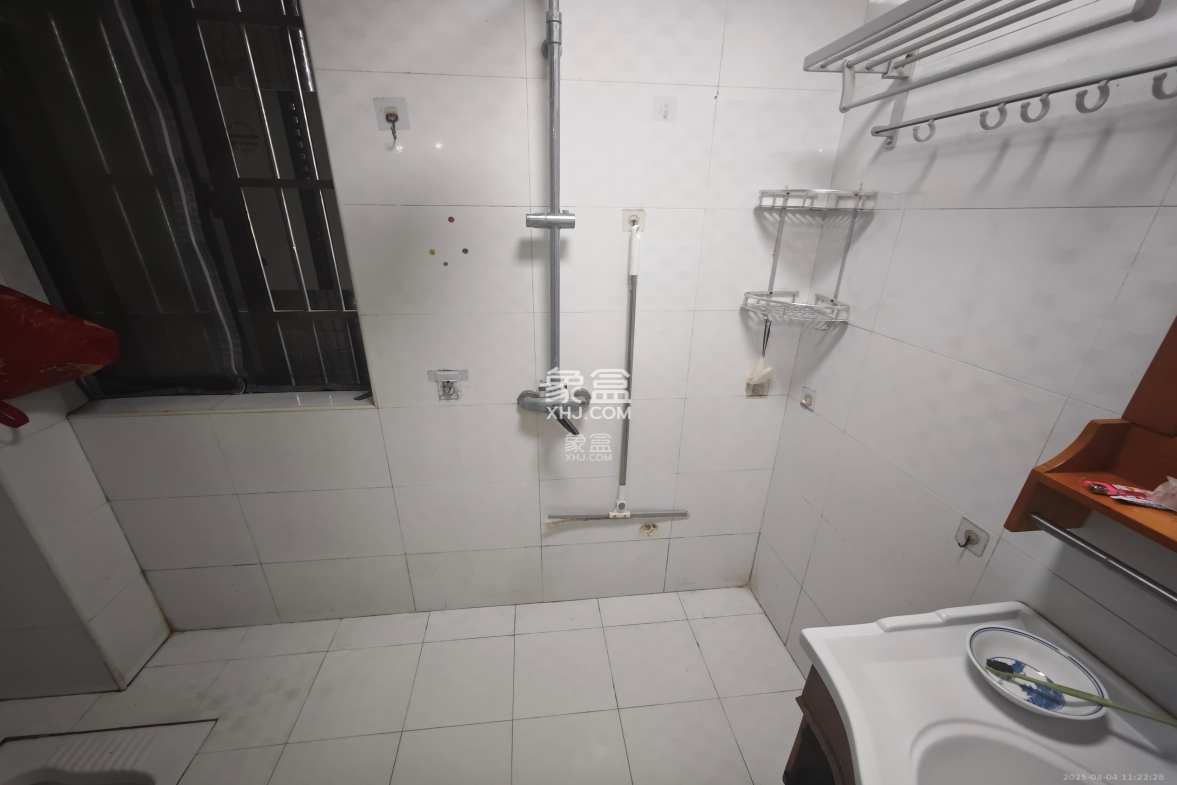 长大彩虹都 4室2厅2卫 2600.0元/月 长大彩虹都 4室2厅2卫 2600.0元/月室内图