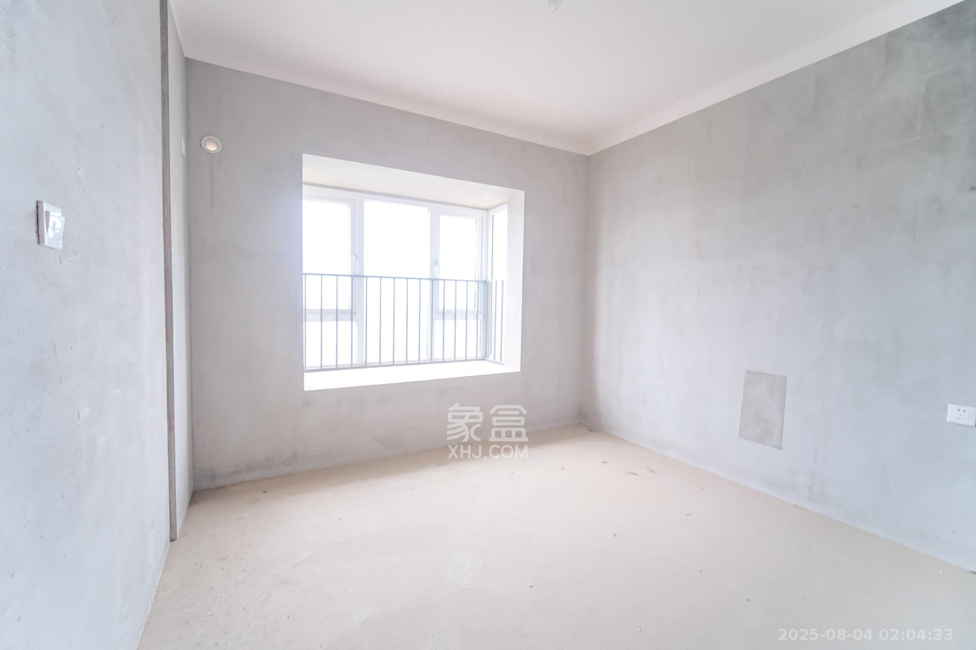 荣盛花语城 3室2厅2卫 72.0万 荣盛花语城 3室2厅2卫 72.0万卧室