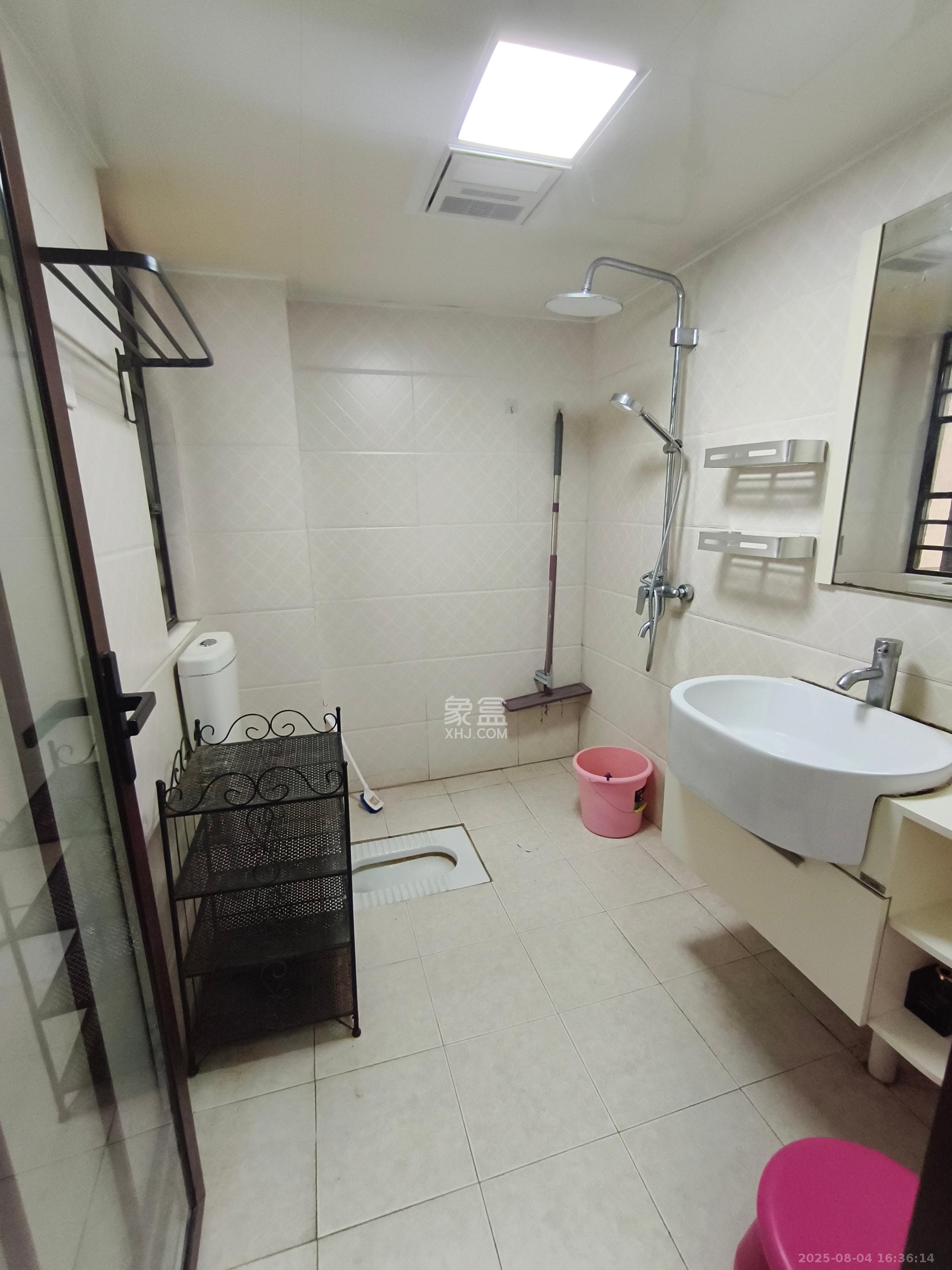 旭辉藏郡(藏郡、旭湘华府) 3室2厅1卫 2400.0元/月 旭辉藏郡(藏郡、旭湘华府) 3室2厅1卫 2400.0元/月室内图