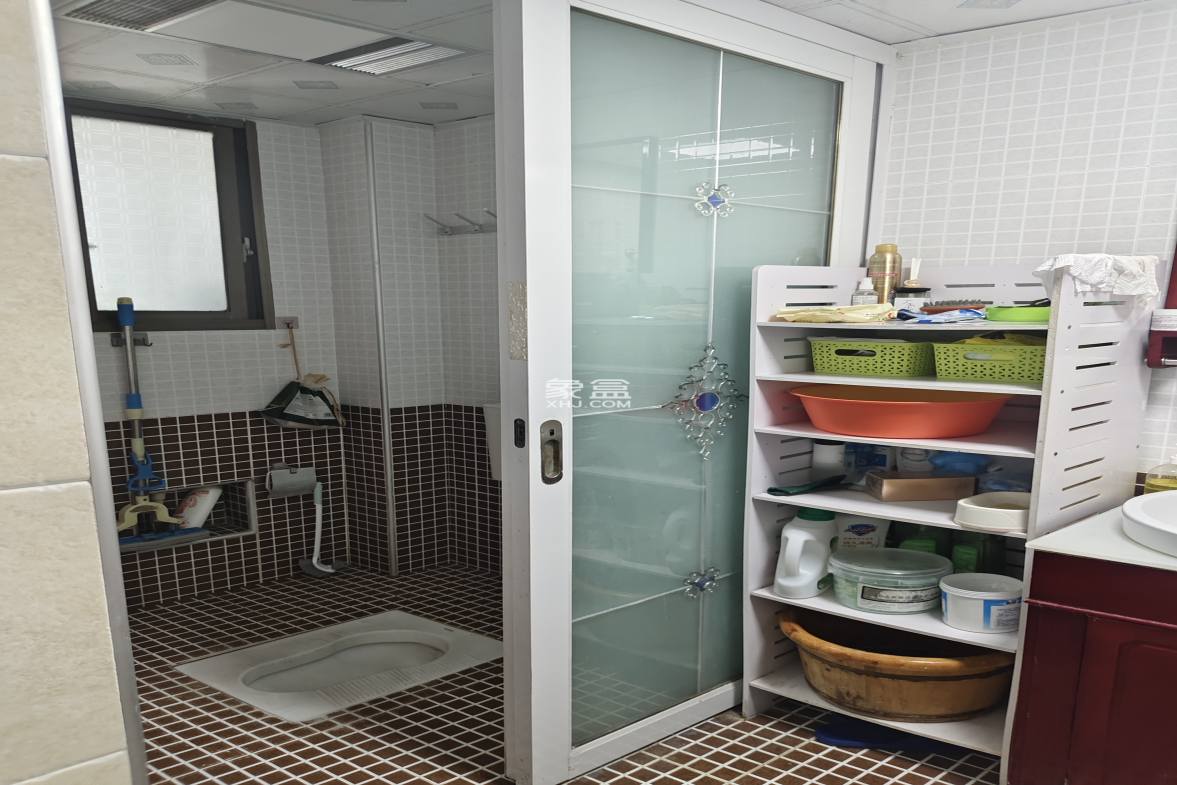 馨园小区 3室2厅2卫 69.8万 馨园小区 3室2厅2卫 69.8万客厅