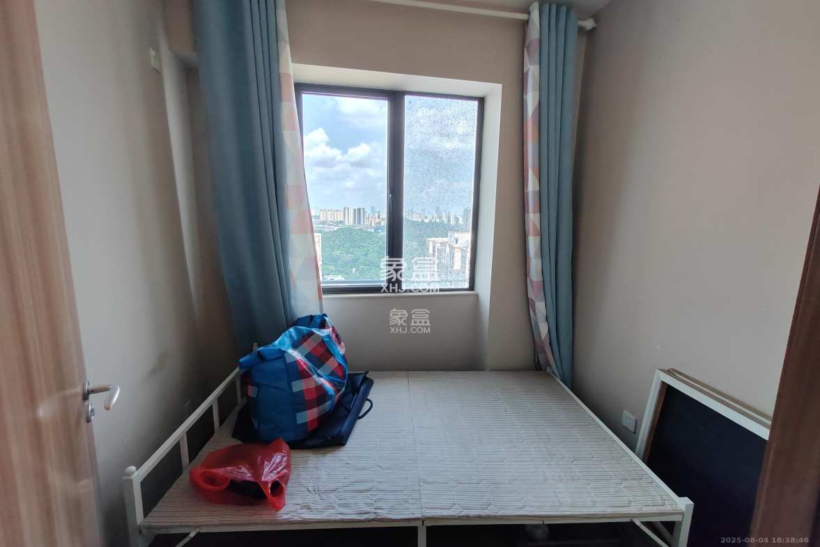 麓谷小镇  3室2厅1卫    2300.0元/月 麓谷小镇  3室2厅1卫    2300.0元/月室内图