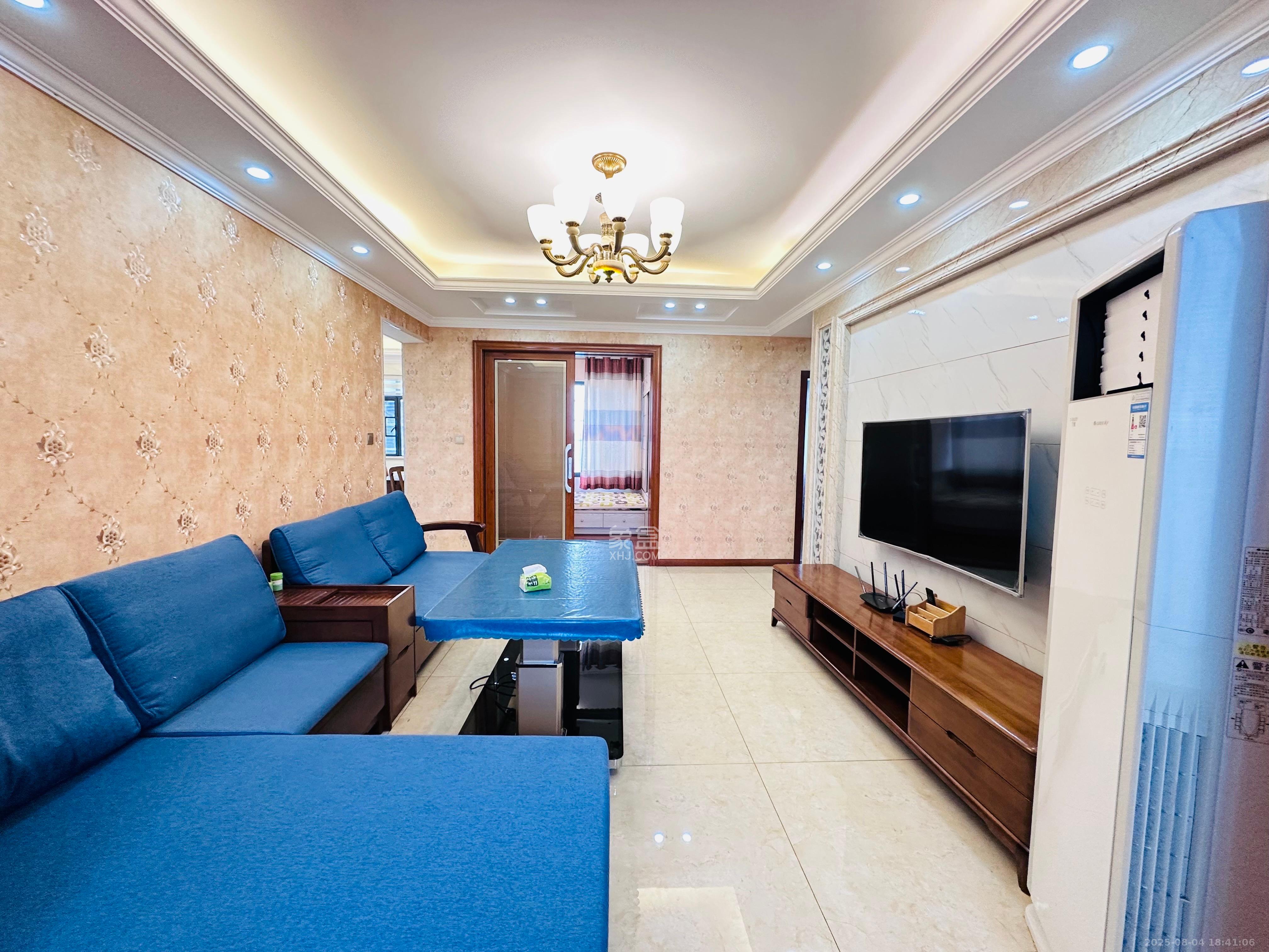 中国铁建国际城二期  3室2厅1卫    2300.0元/月 中国铁建国际城二期  3室2厅1卫    2300.0元/月室内图