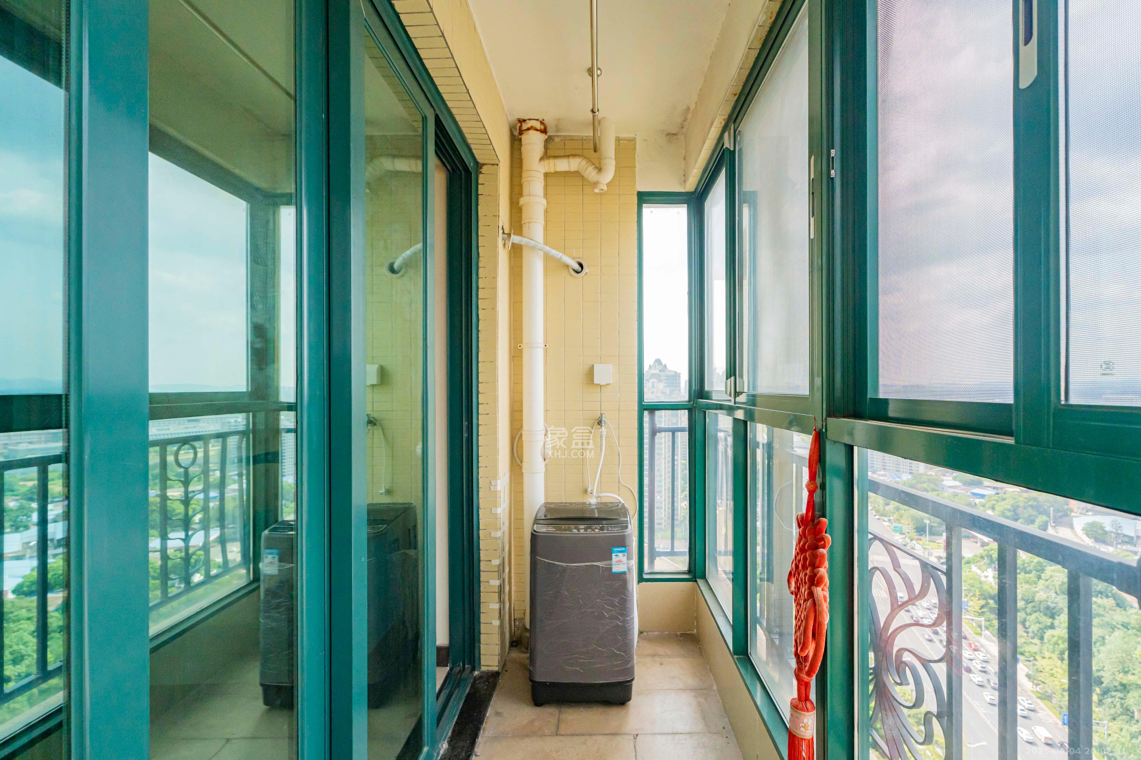 恒大雅苑 3室2厅1卫 66.0万 恒大雅苑 3室2厅1卫 66.0万阳台