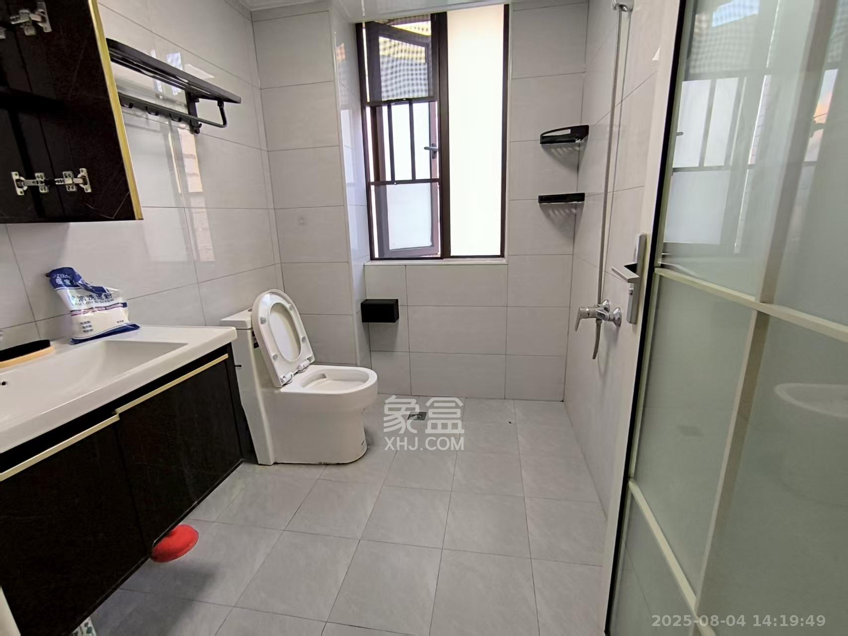 惟泽园 3室2厅2卫 3000.0元/月 惟泽园 3室2厅2卫 3000.0元/月室内图