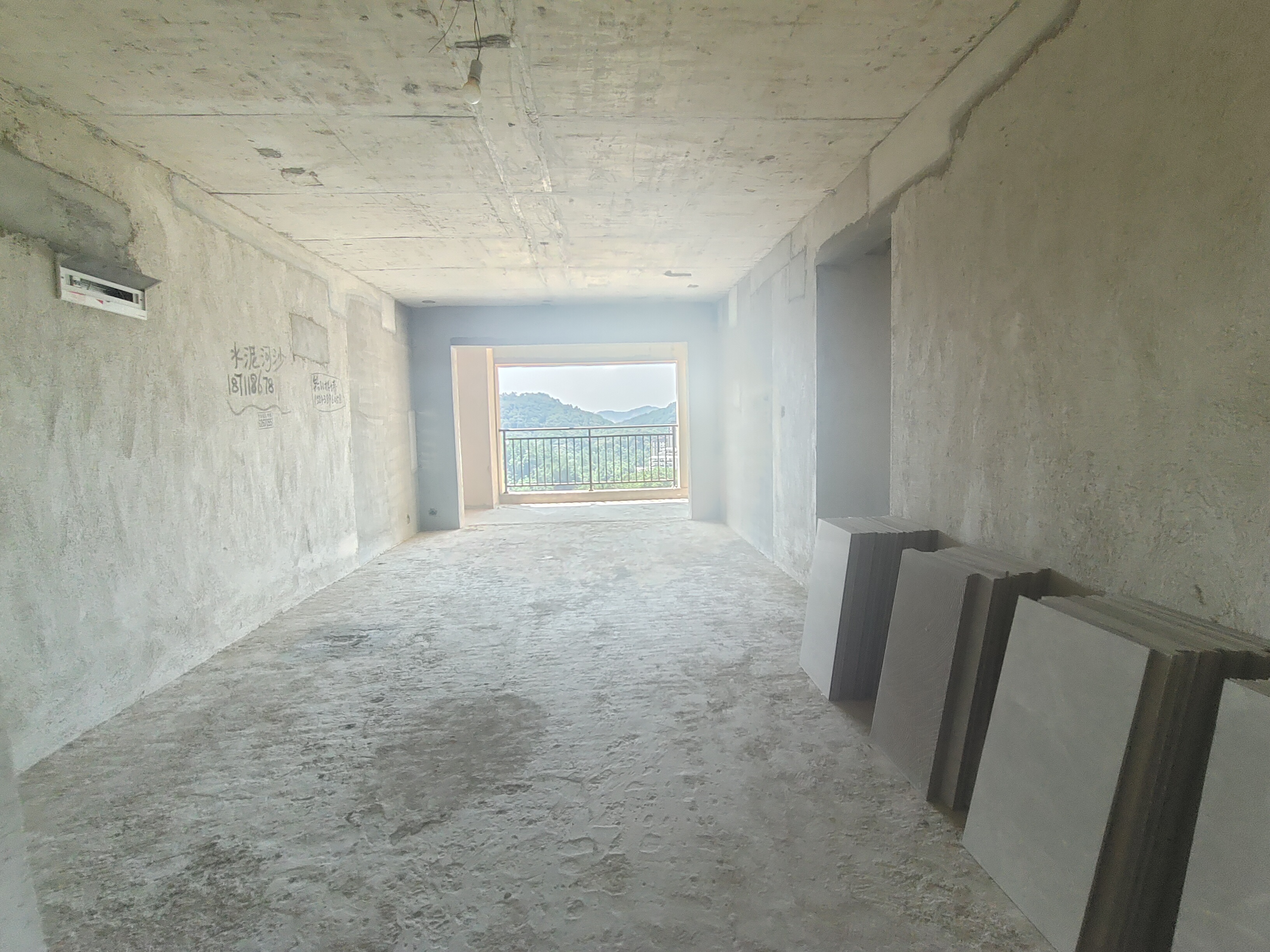 悦江山 4室2厅2卫 62.8万 悦江山 4室2厅2卫 62.8万客厅