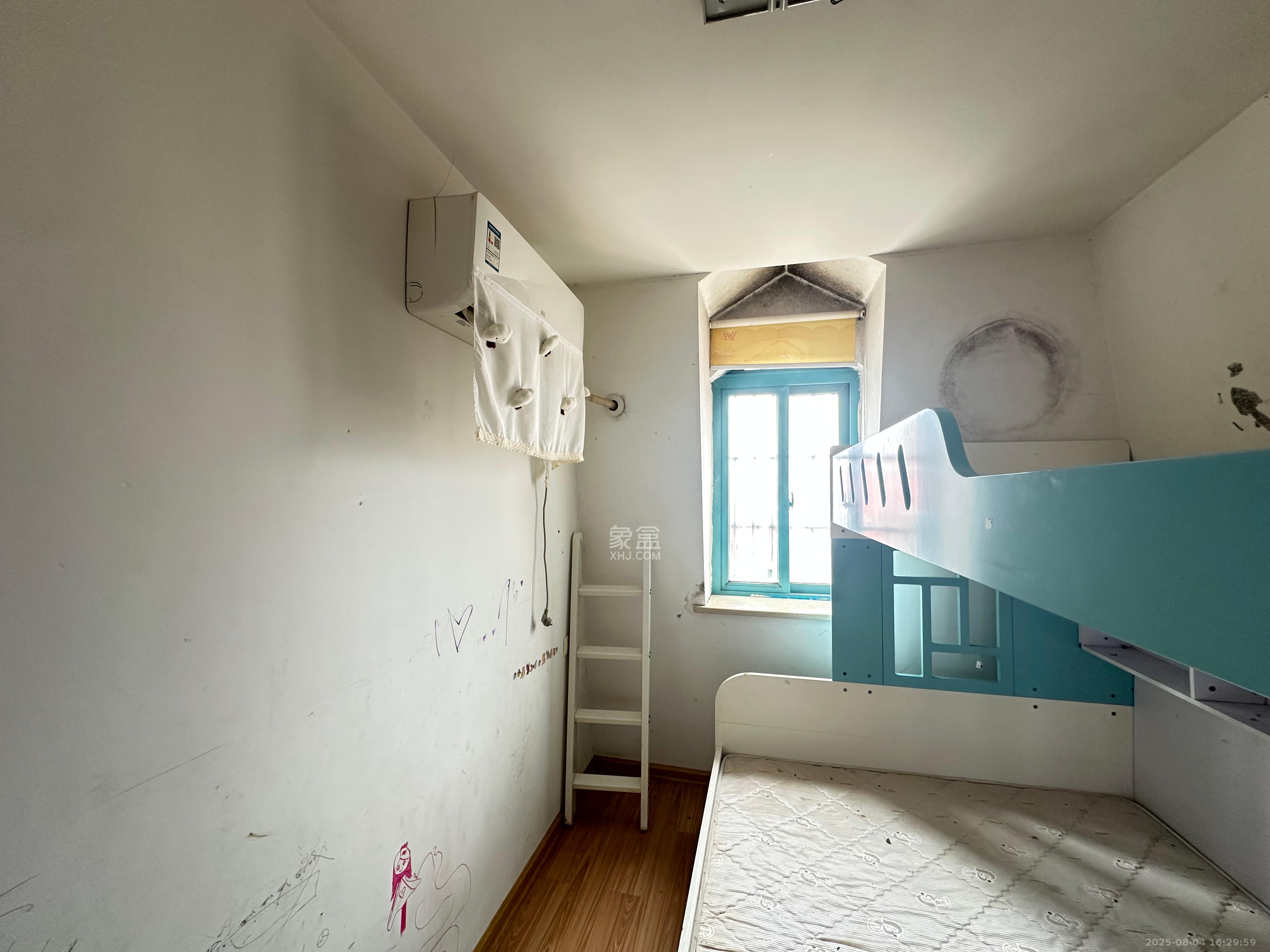 蝴蝶谷 2室2厅1卫 1400.0元/月 蝴蝶谷 2室2厅1卫 1400.0元/月室内图