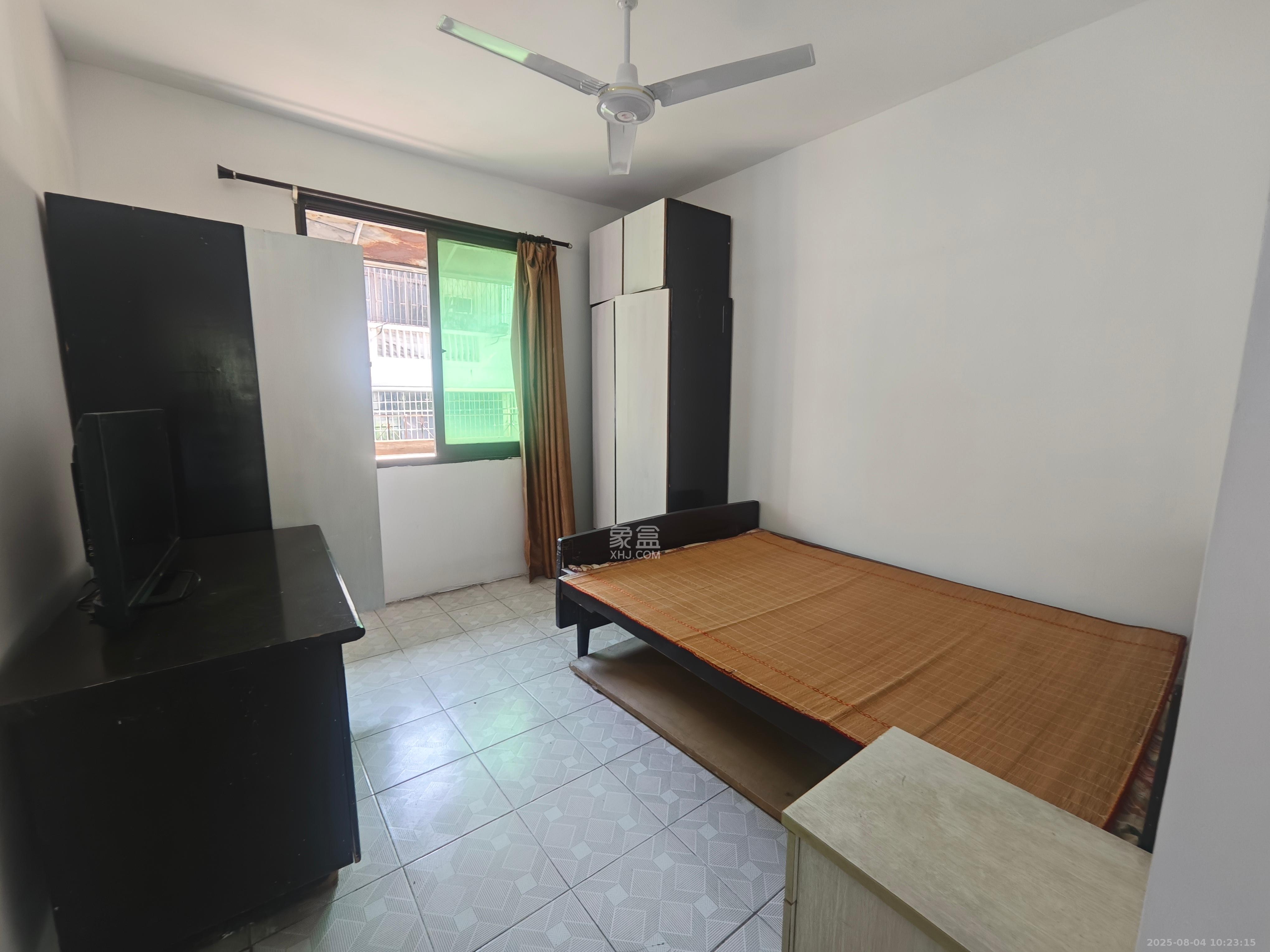 五里牌土蓄公司宿舍  3室2厅1卫    1400.0元/月 五里牌土蓄公司宿舍  3室2厅1卫    1400.0元/月室内图