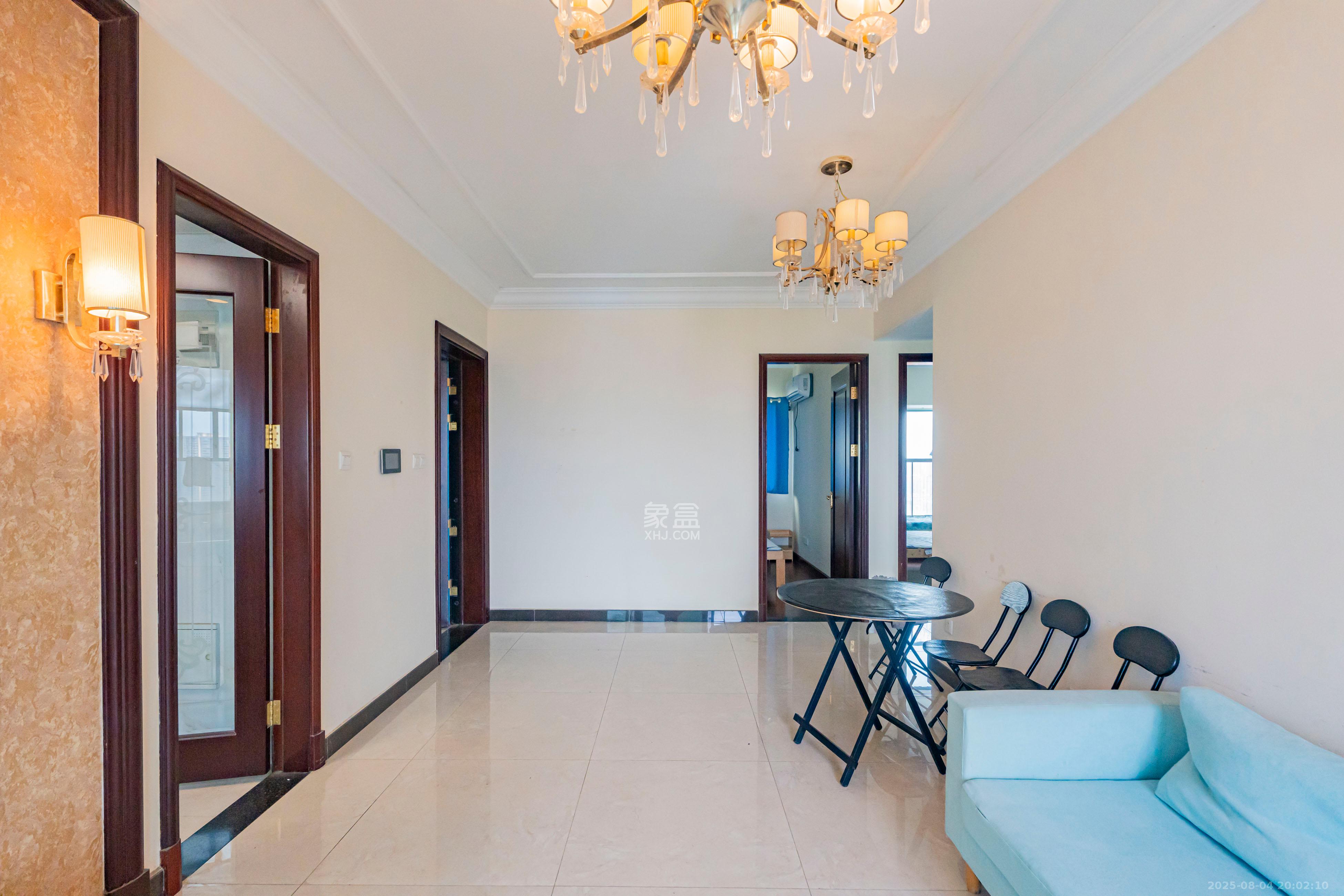 恒大雅苑 3室2厅1卫 66.0万 恒大雅苑 3室2厅1卫 66.0万客厅