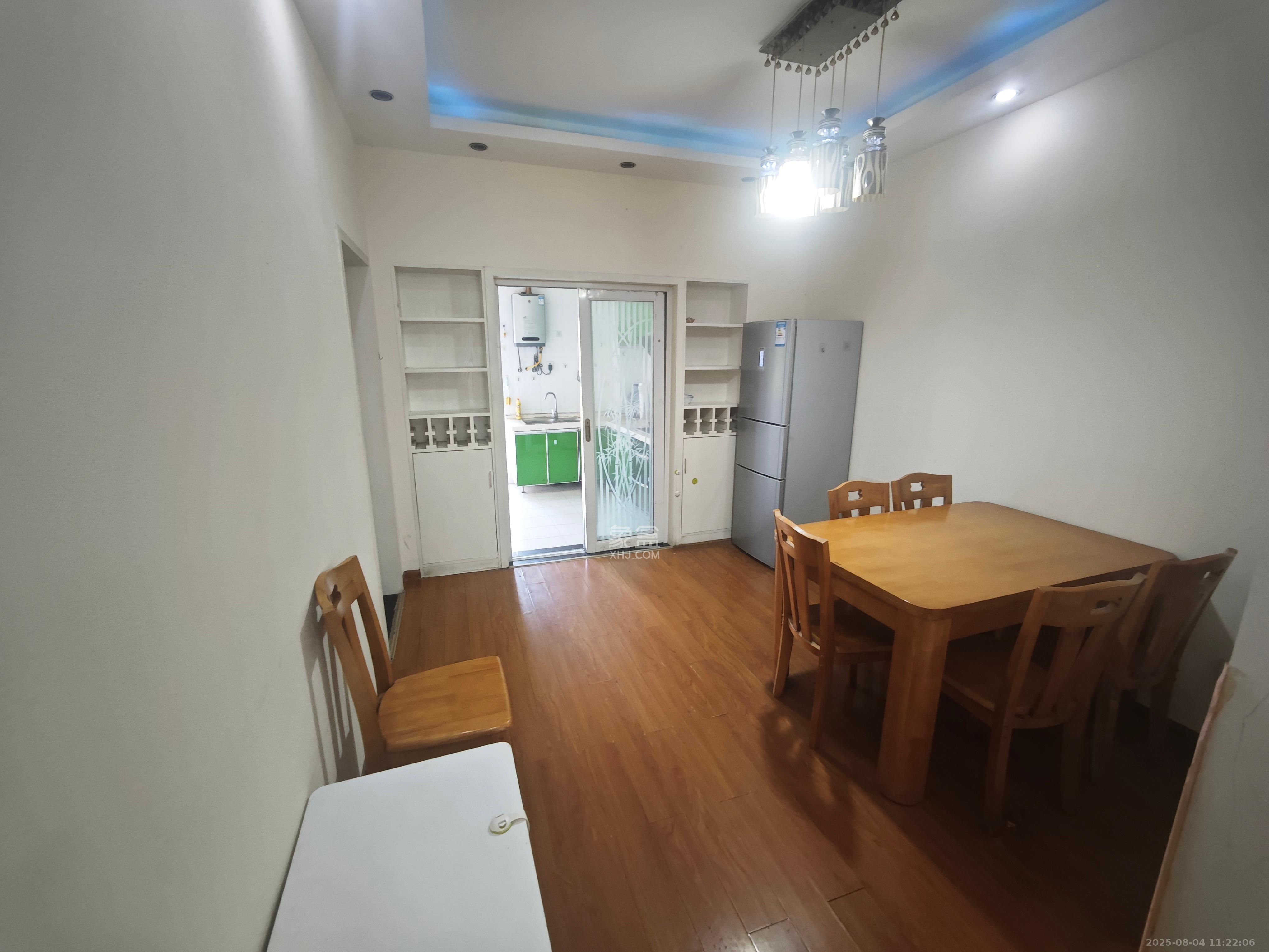 长大彩虹都  4室2厅2卫    2600.0元/月室内图