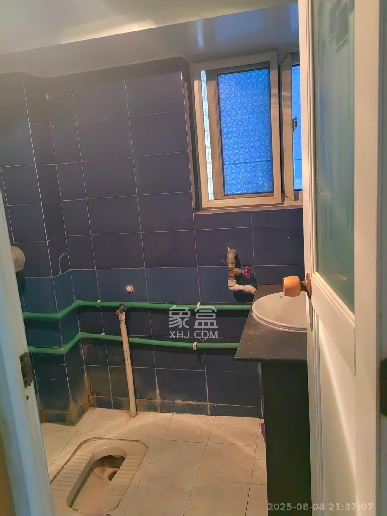 四方小区 2室2厅1卫 1500.0元/月 四方小区 2室2厅1卫 1500.0元/月室内图