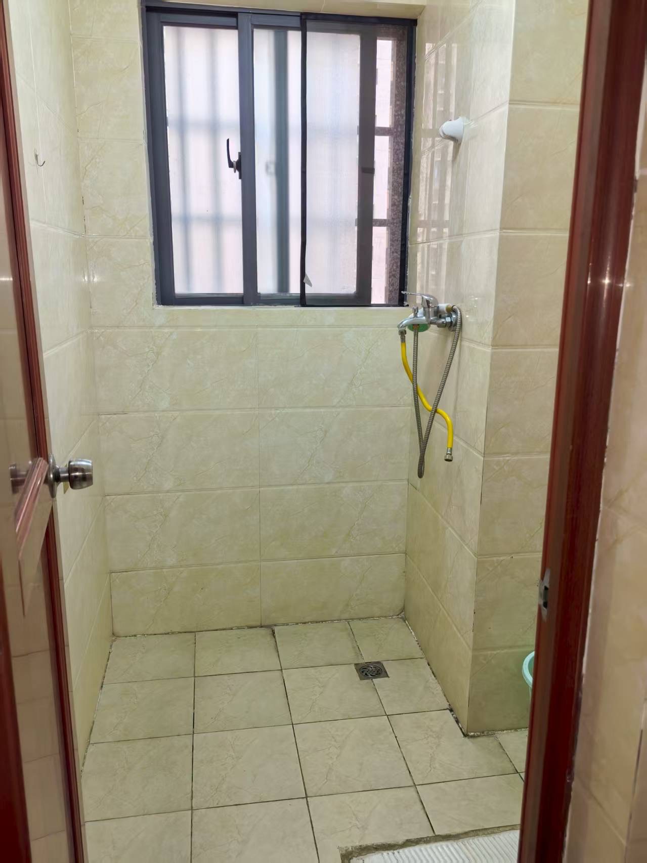 美舍嘉苑一期 4室2厅3卫 2900.0元/月 美舍嘉苑一期 4室2厅3卫 2900.0元/月室内图