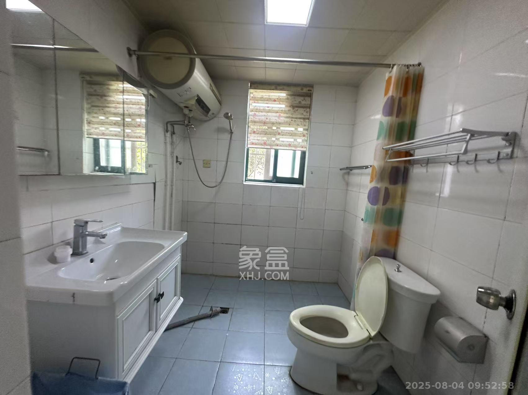 亚华香舍花都 3室2厅2卫 2800.0元/月 亚华香舍花都 3室2厅2卫 2800.0元/月室内图