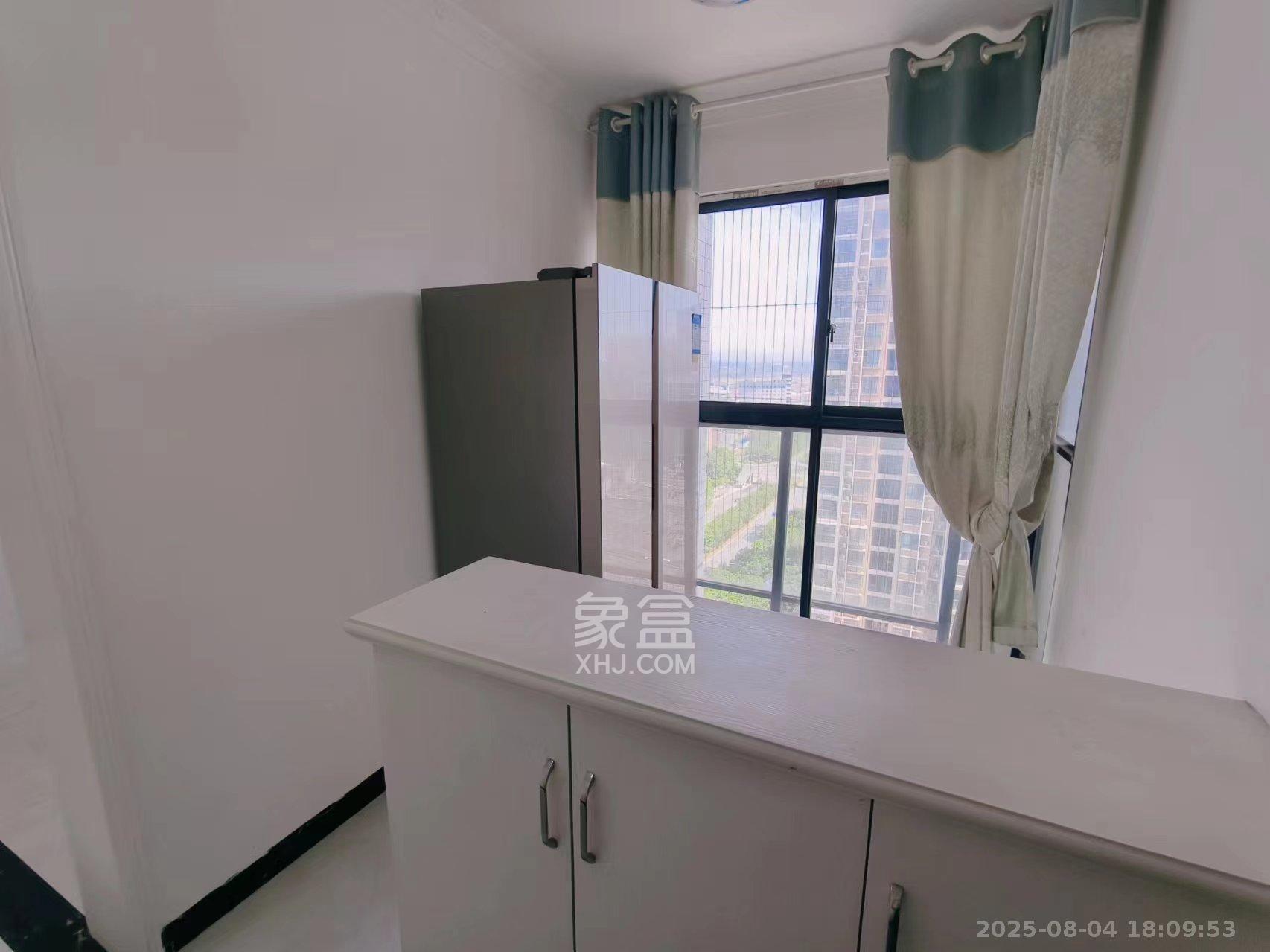 蓝山郡 3室2厅1卫 2400.0元/月 蓝山郡 3室2厅1卫 2400.0元/月室内图