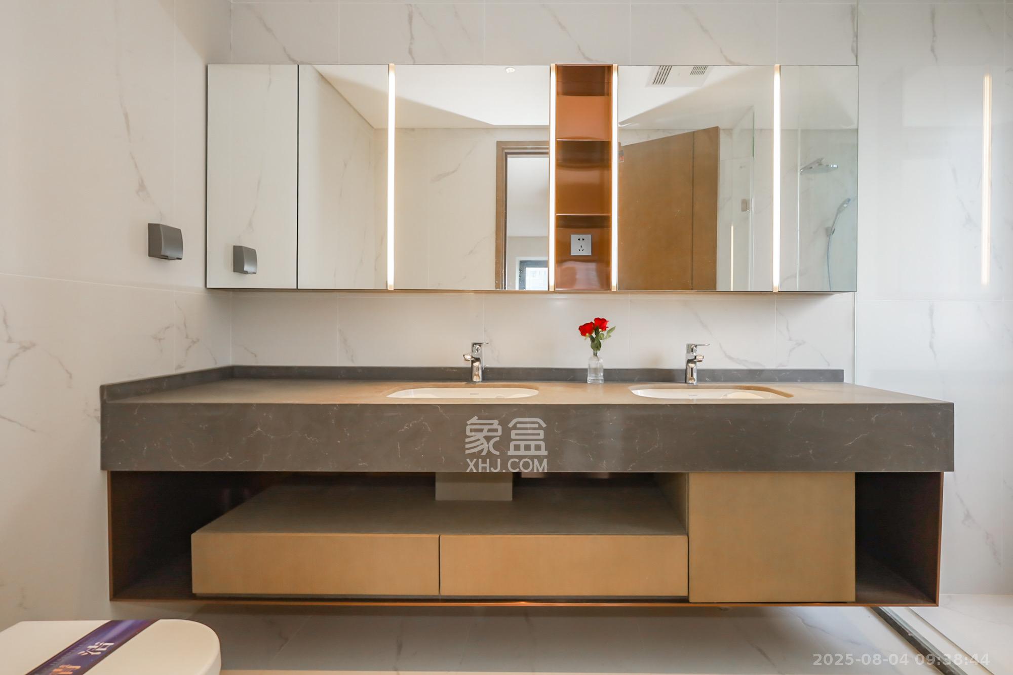 长沙悦府（华润万象城）  3室2厅3卫    8800.0元/月室内图