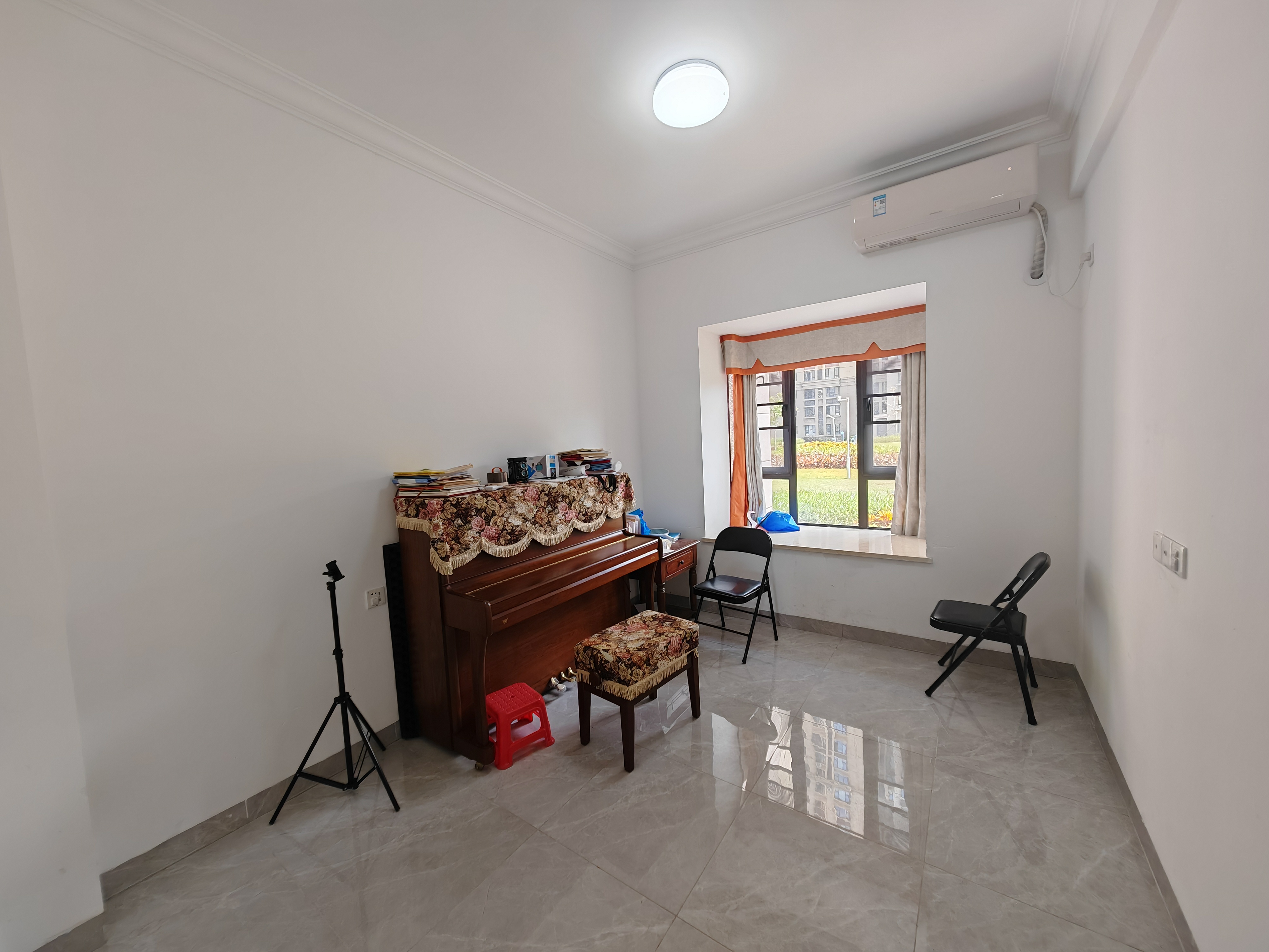 和风家园二期碧海居 4室2厅2卫 2800.0元/月 和风家园二期碧海居 4室2厅2卫 2800.0元/月室内图