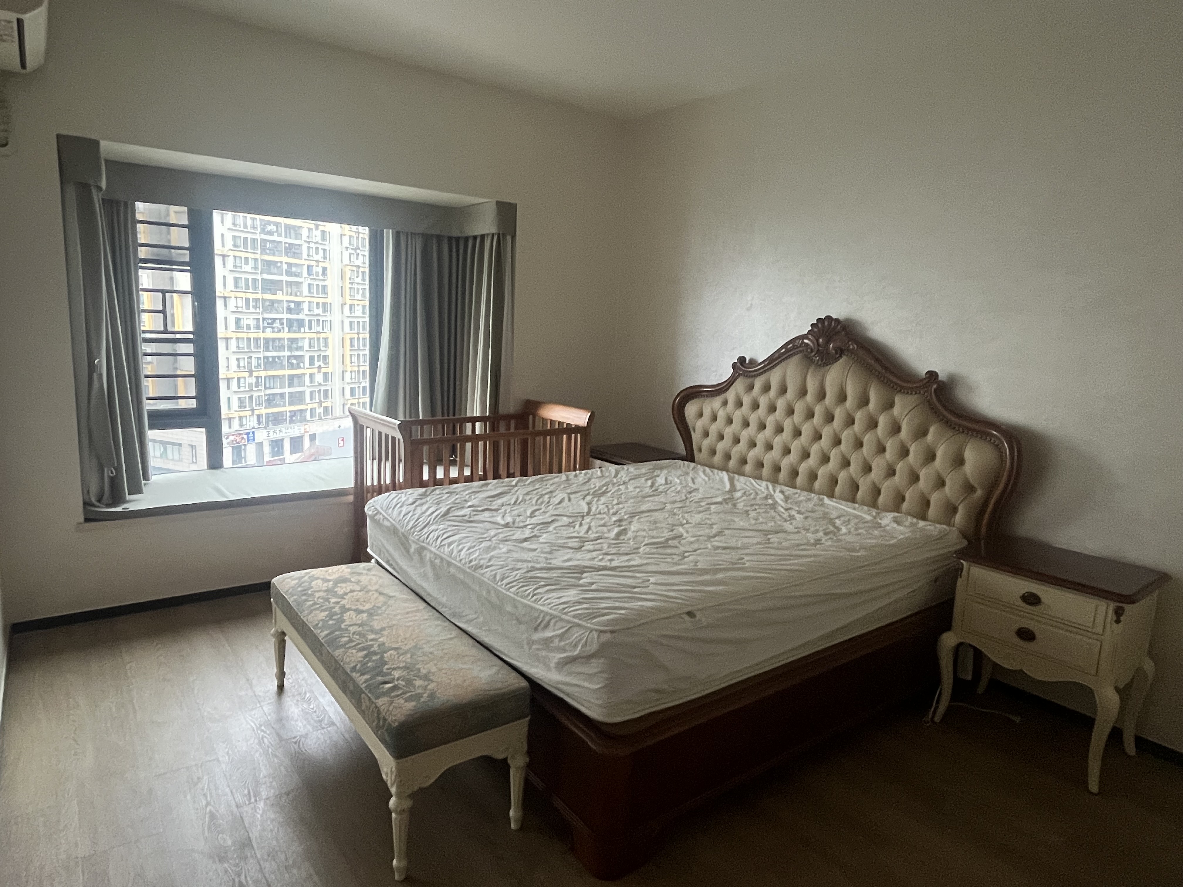 华润中心二期东悦府 4室2厅3卫 620.0万 华润中心二期东悦府 4室2厅3卫 620.0万客厅