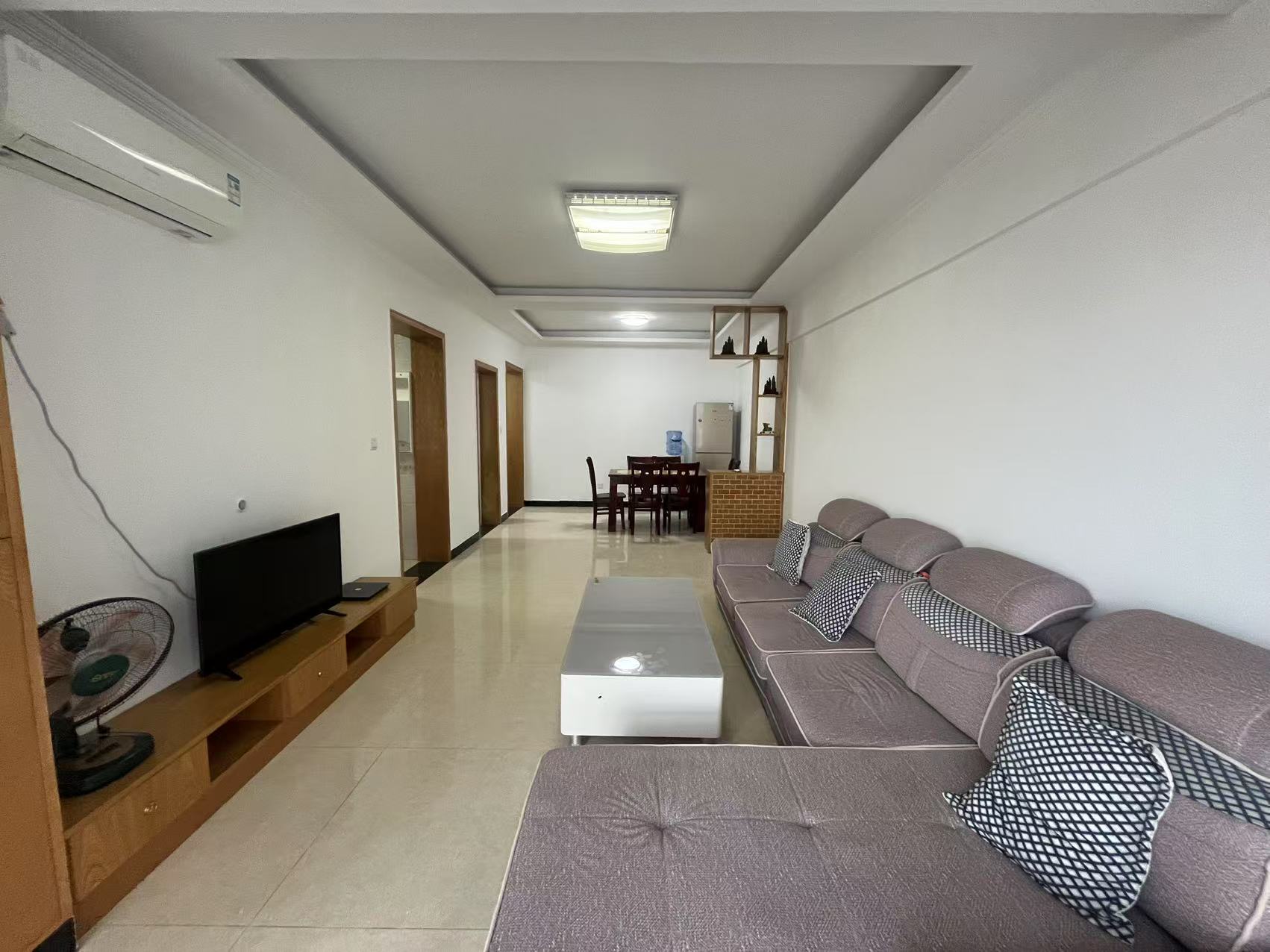 逸臣广场 2室2厅1卫 1700.0元/月 逸臣广场 2室2厅1卫 1700.0元/月室内图