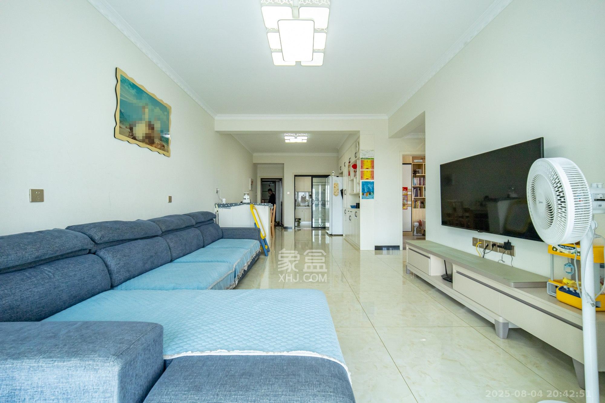 楚天世纪城西苑 3室2厅1卫 69.8万 楚天世纪城西苑 3室2厅1卫 69.8万客厅