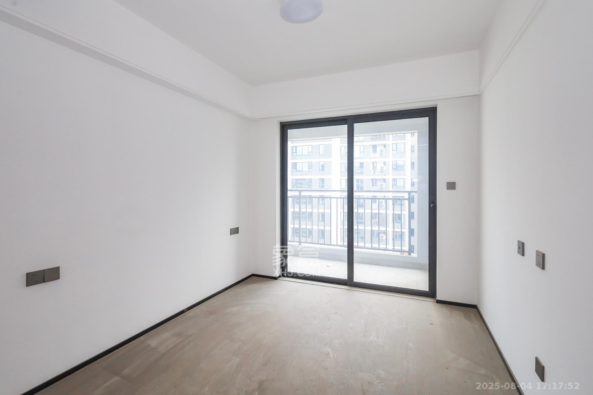 万科森林公园  1室0厅0卫    180.0万卧室